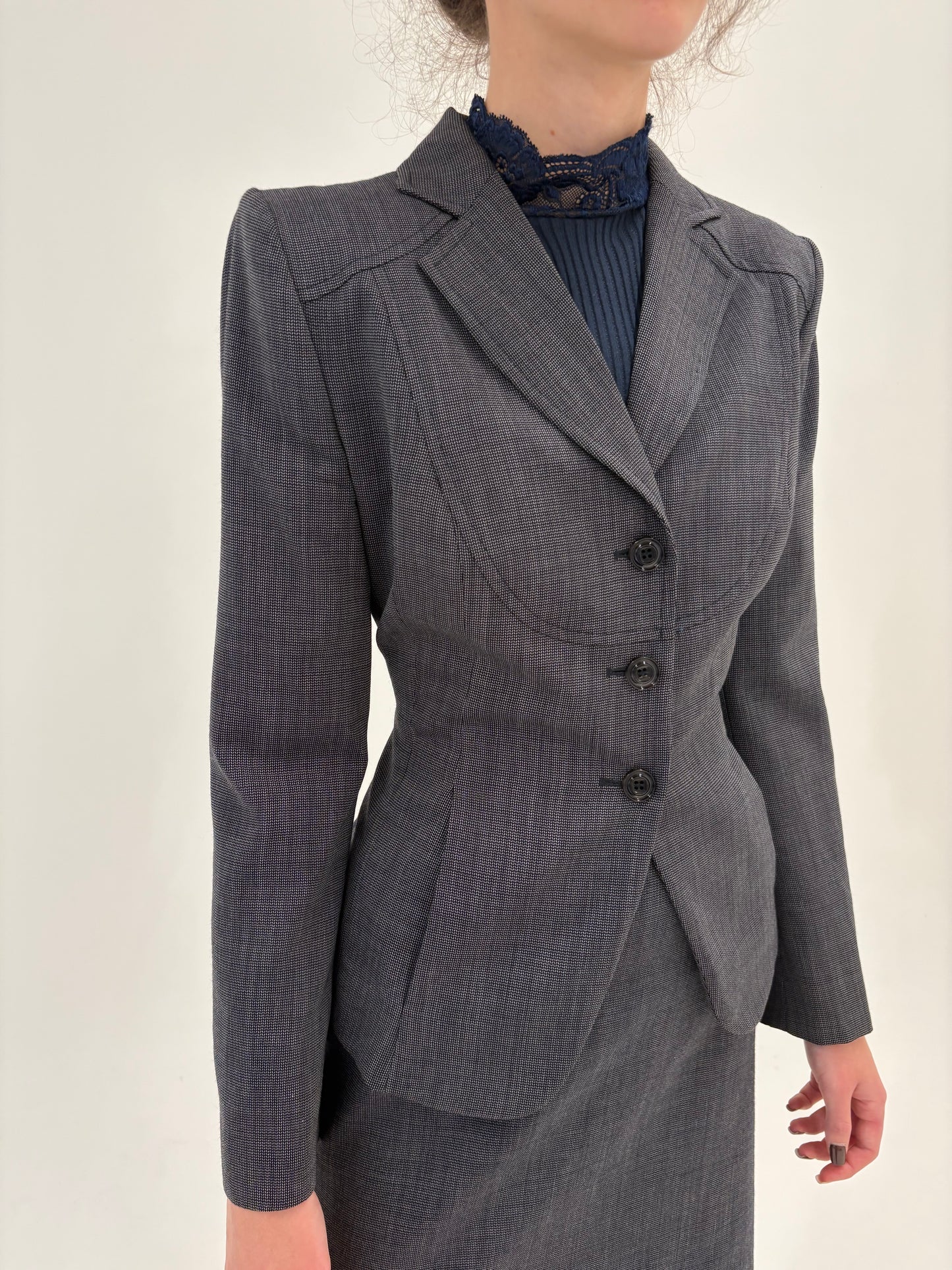 Deux piece italian cu sacou ultra cambrat și fusta în croi chic