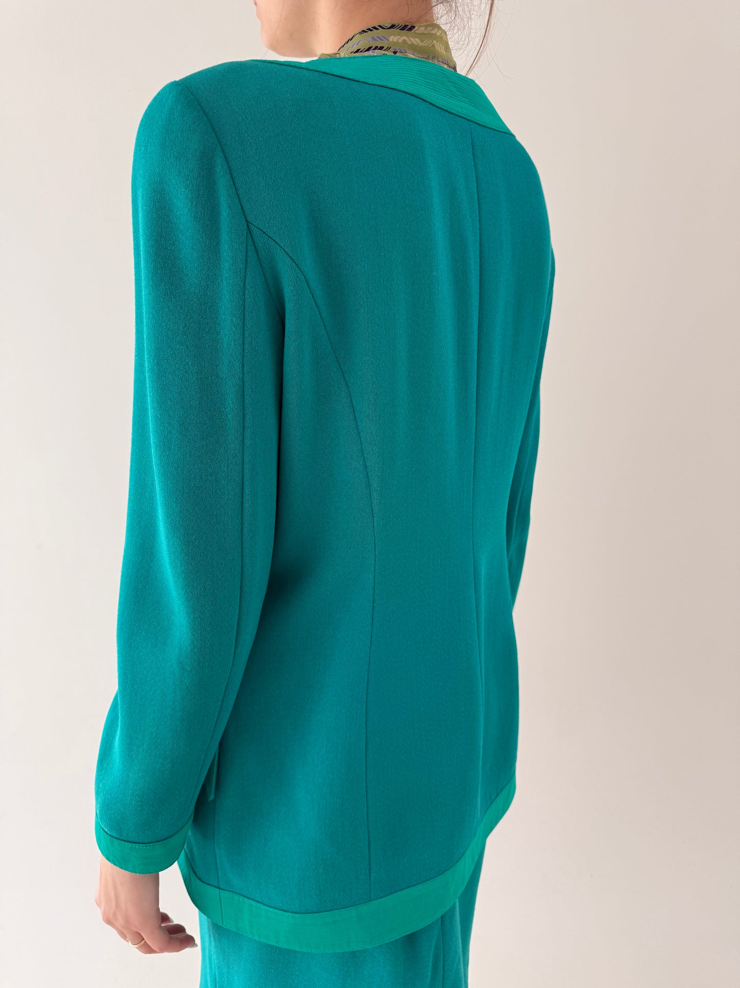 Deux piece excepțional vintage cu sacou cambrat și fustă conică