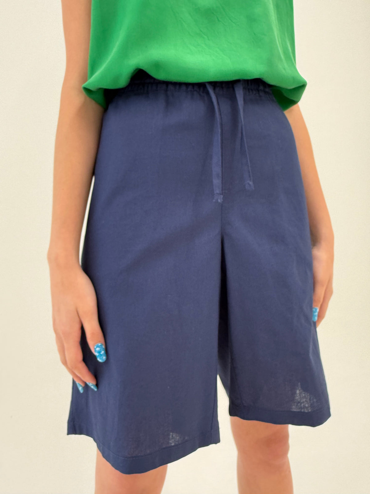 Pantaloni din in Navy blue cu talie ultra înaltă reglabilă foarte generoasă