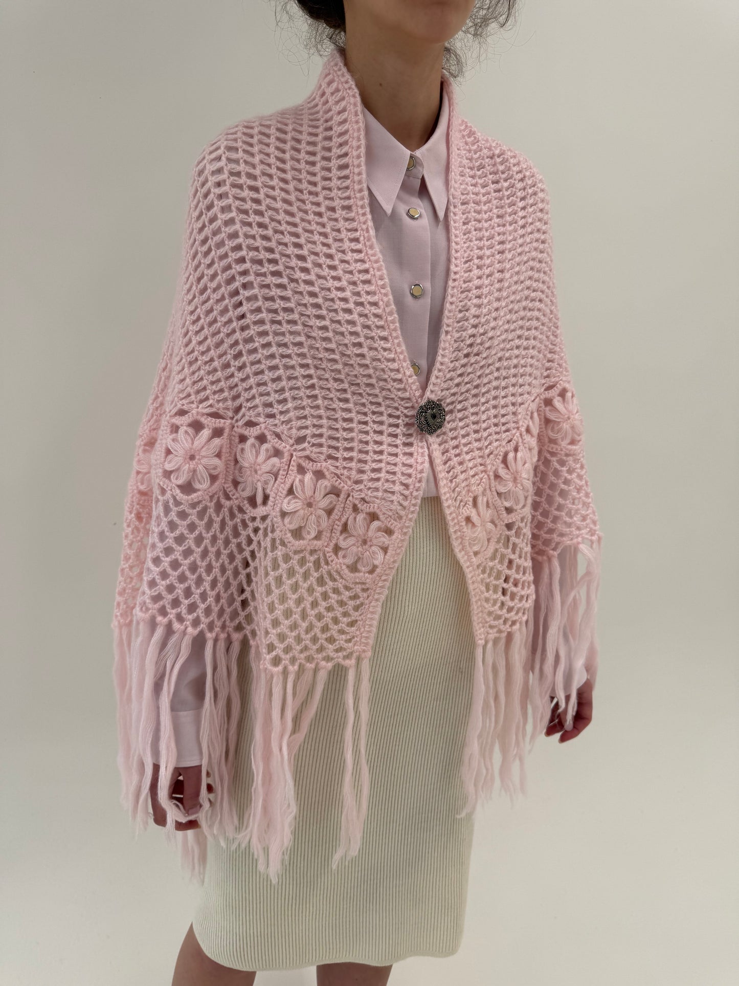Capa vintage italiană roz pudrat lucrată manuală din lana extrafina