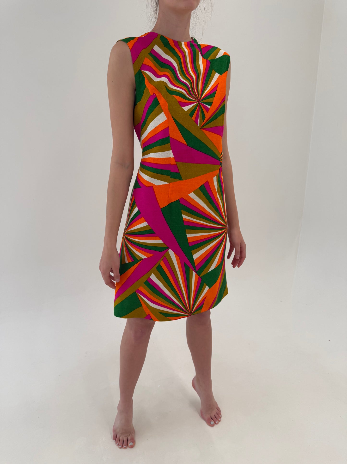 Rochie Old vintage anii 60 târzii cu print specific  în culori tari