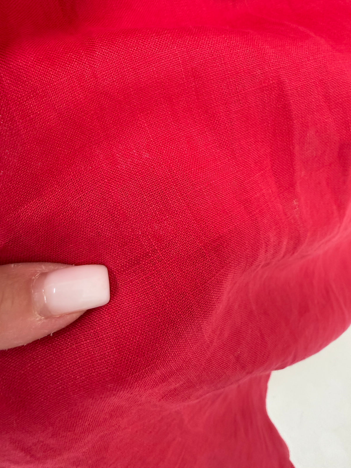 Rochie din in premium raspberry red cu buzunare și mânecă reglabilă în croi lejer