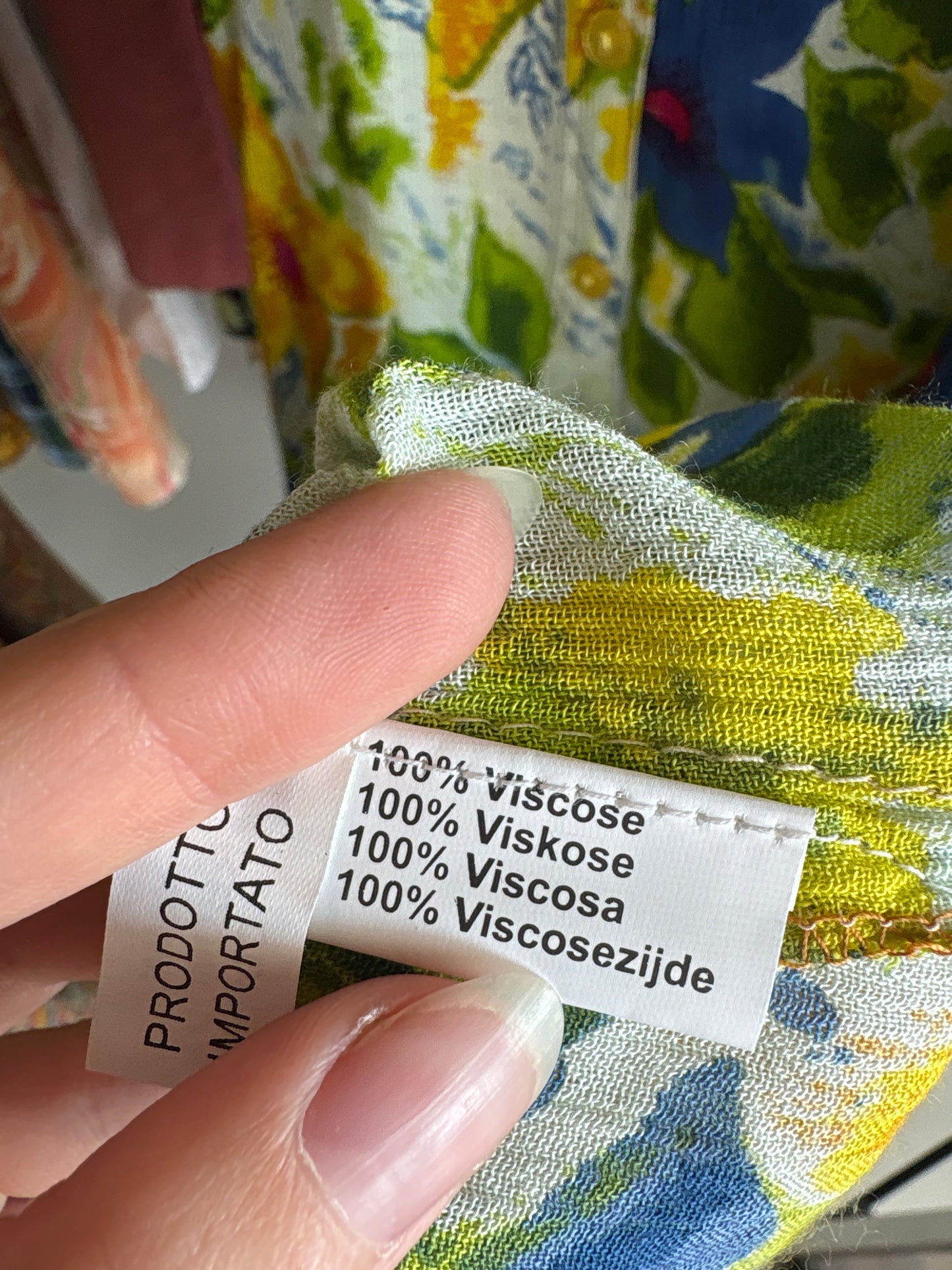 Rochie ultra vaporoasă în culori superbe cu talie reglabilă la spate