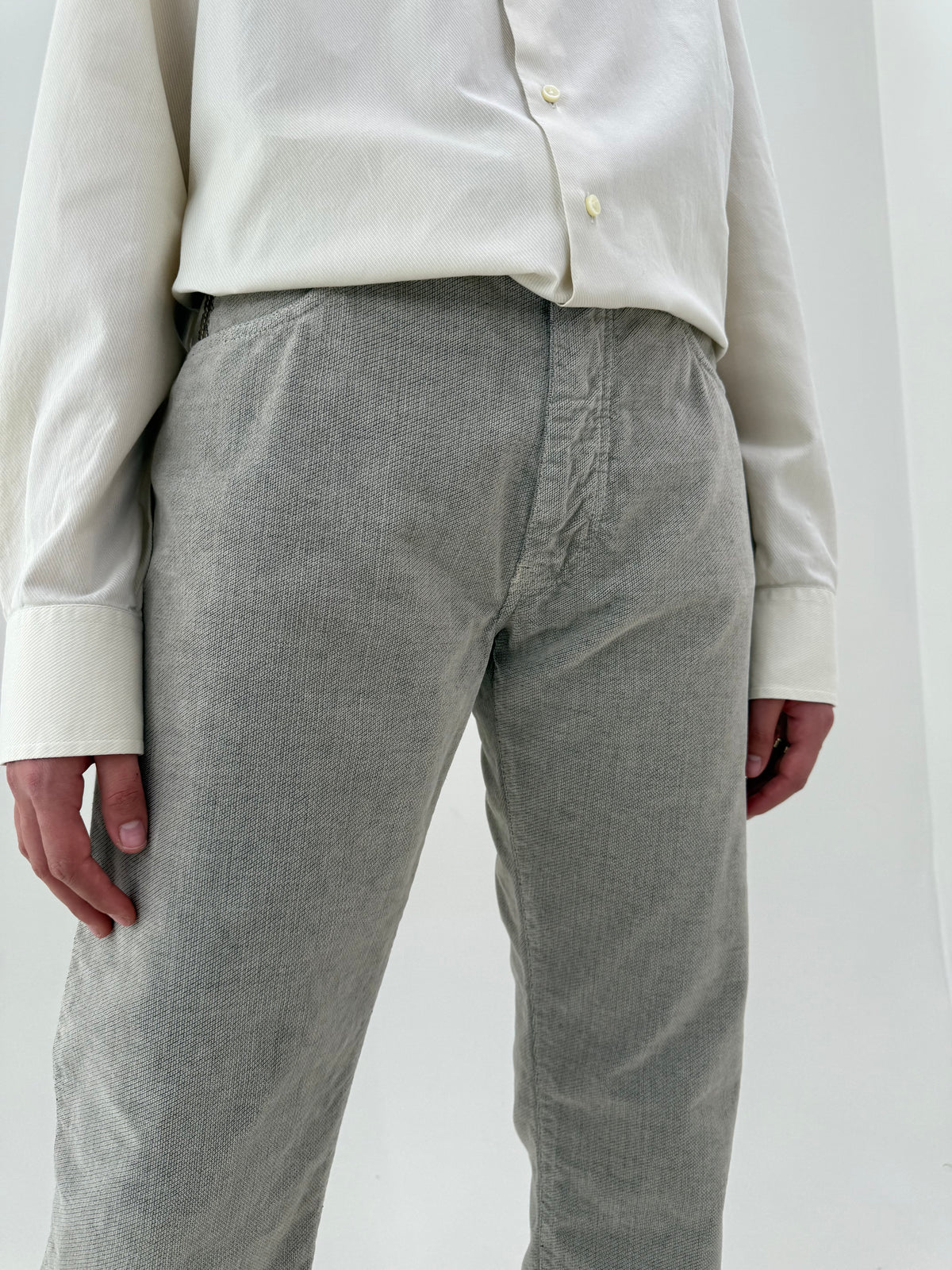 Pantaloni Armani straight leg din catifea de bumbac cu pense