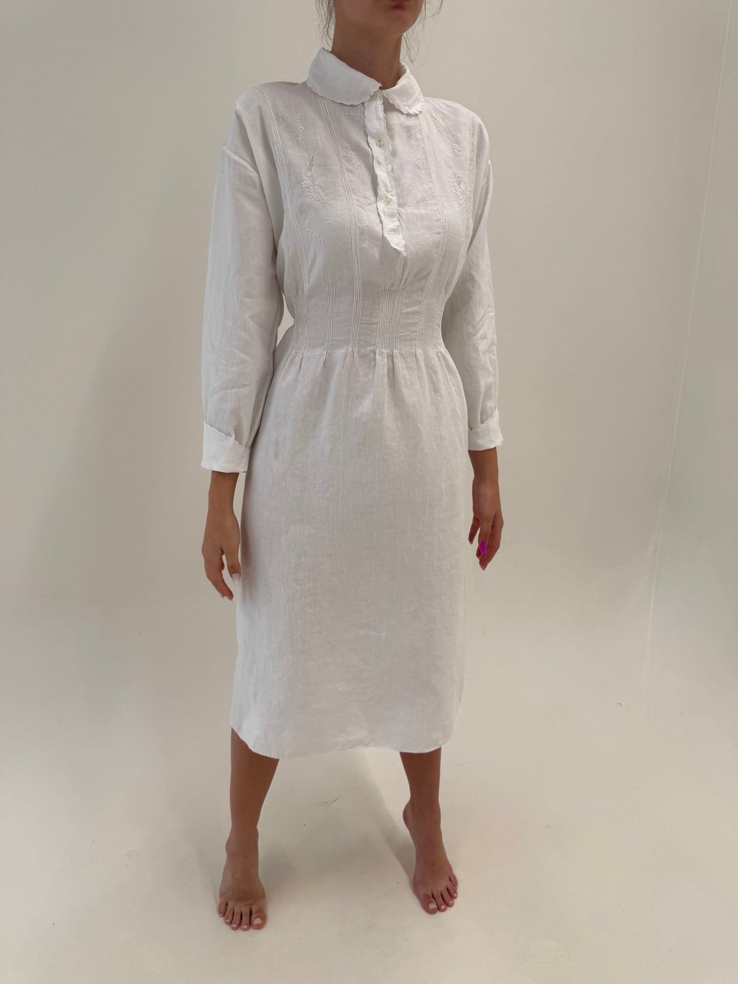 Rochie vintage italiană cu broderie manuală superbă din cel mai fin și moale în reglabilă