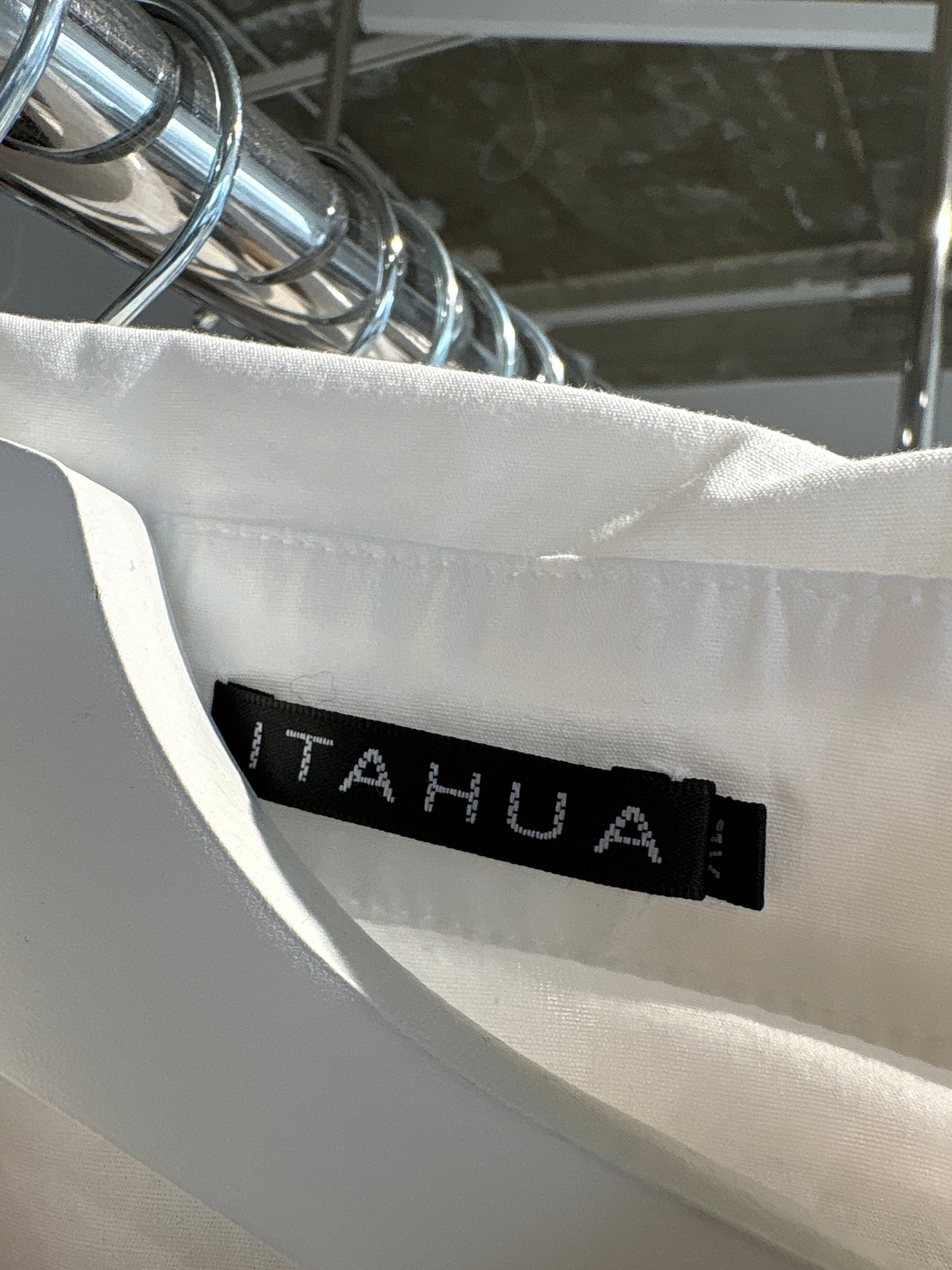 Cămașa premium din poplin alb ușor strech de bumbac în croi ușor cambrat