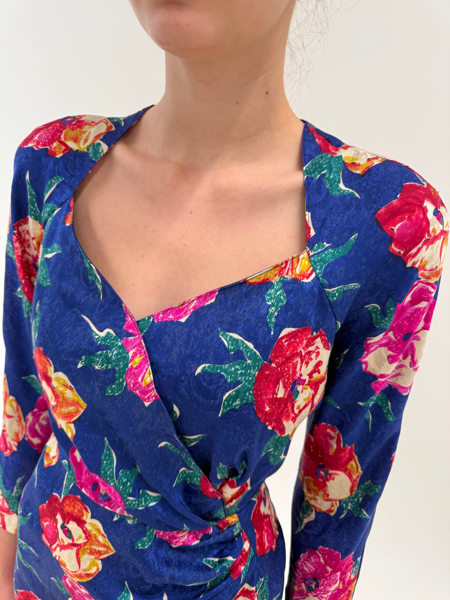Rochie din mătase naturală Max Mara de la business la cocktail albastru regal