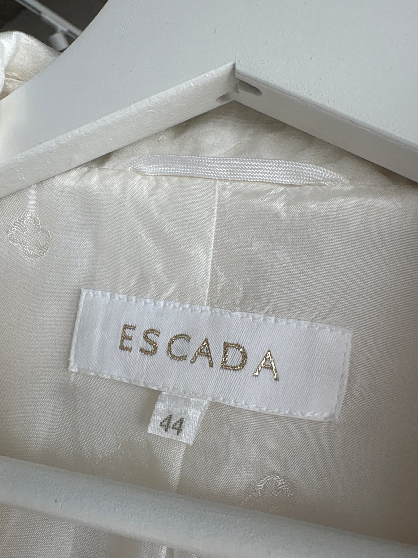 Deux piece luxury Escada din mătase naturală și bumbac în croi clasic