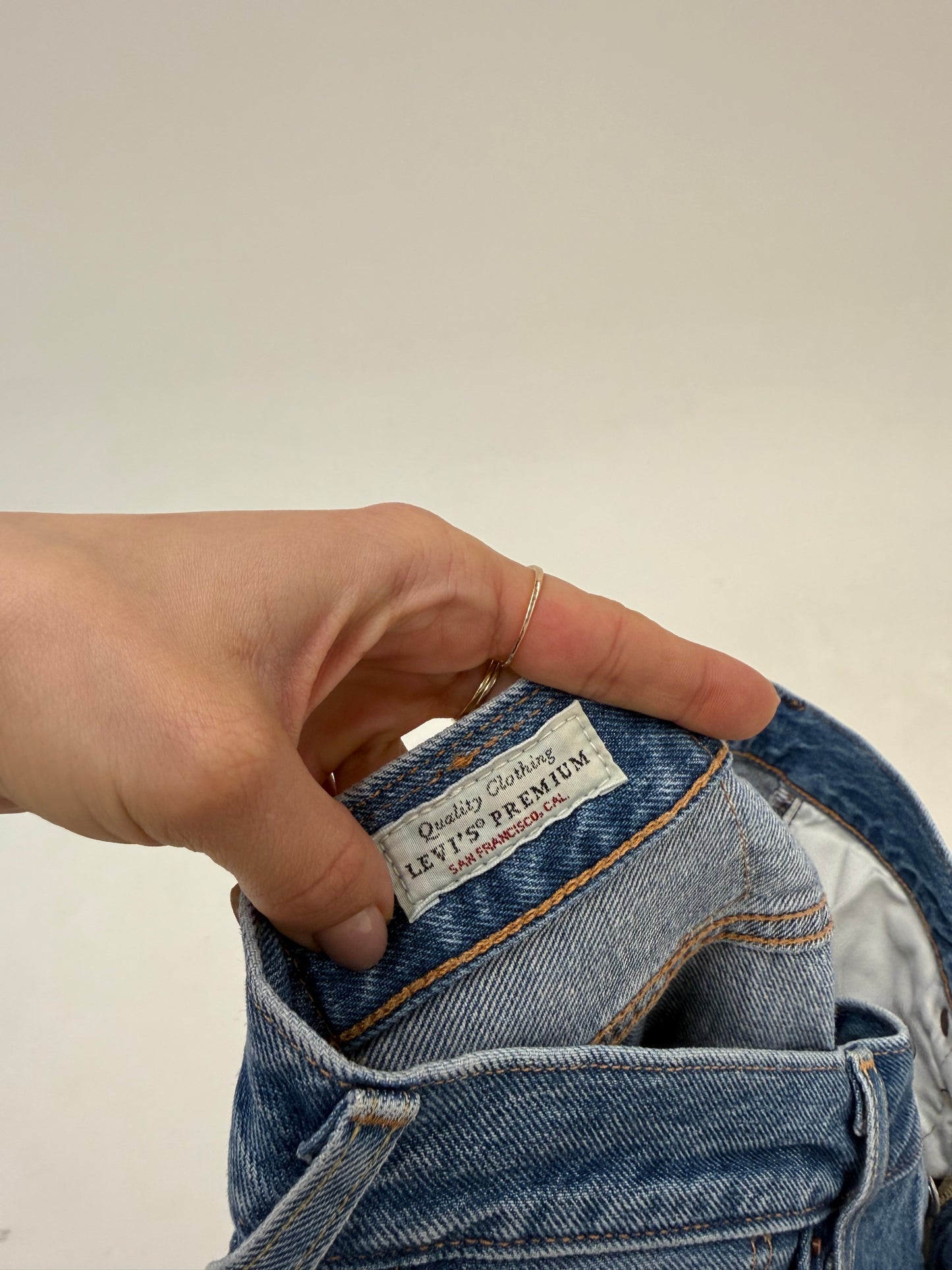 Jeans Levi’s premium 501 ușor modelatori tall clasic wash