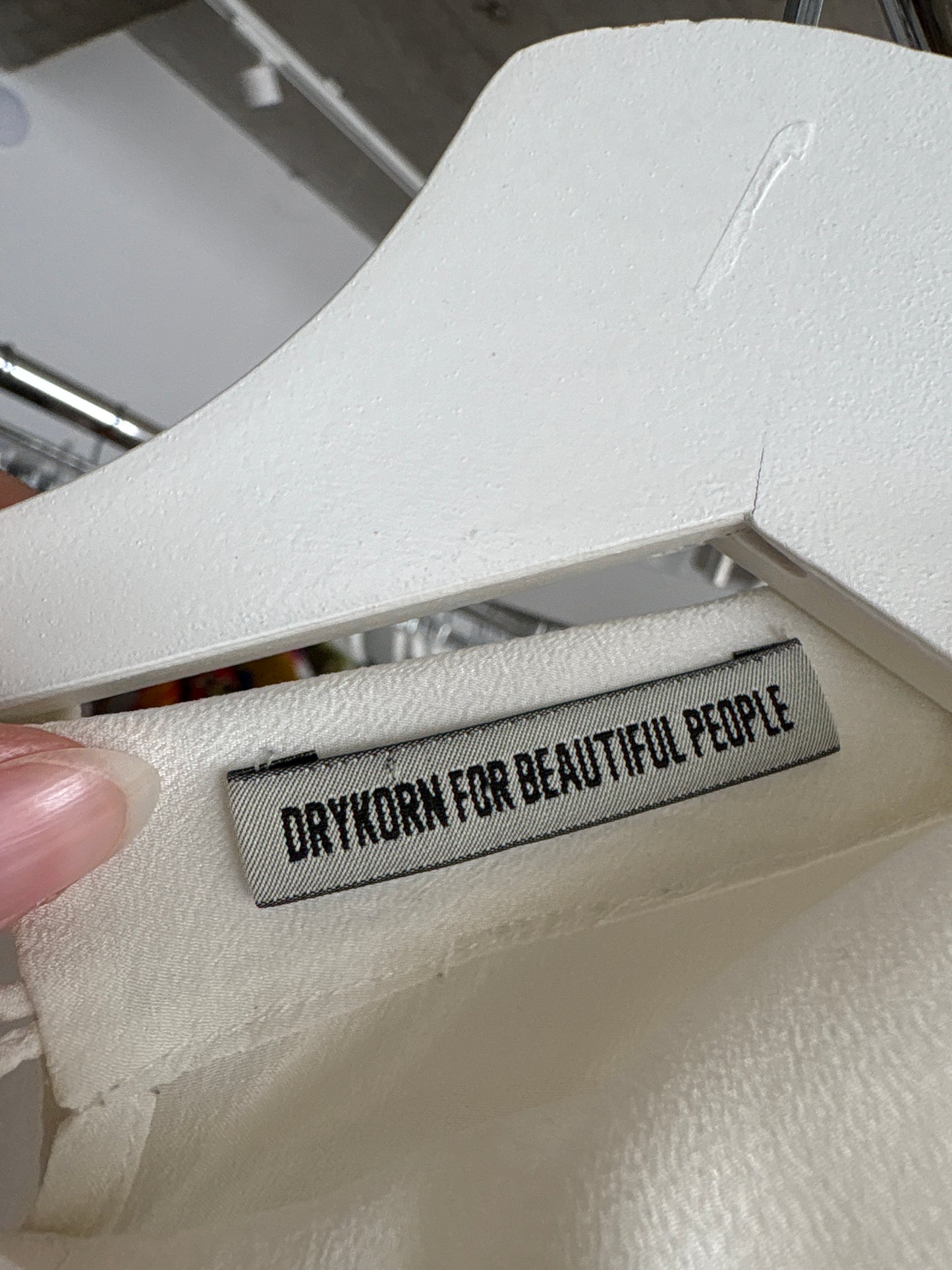 Top de brand premium din mătase naturală în croi modern minimalist