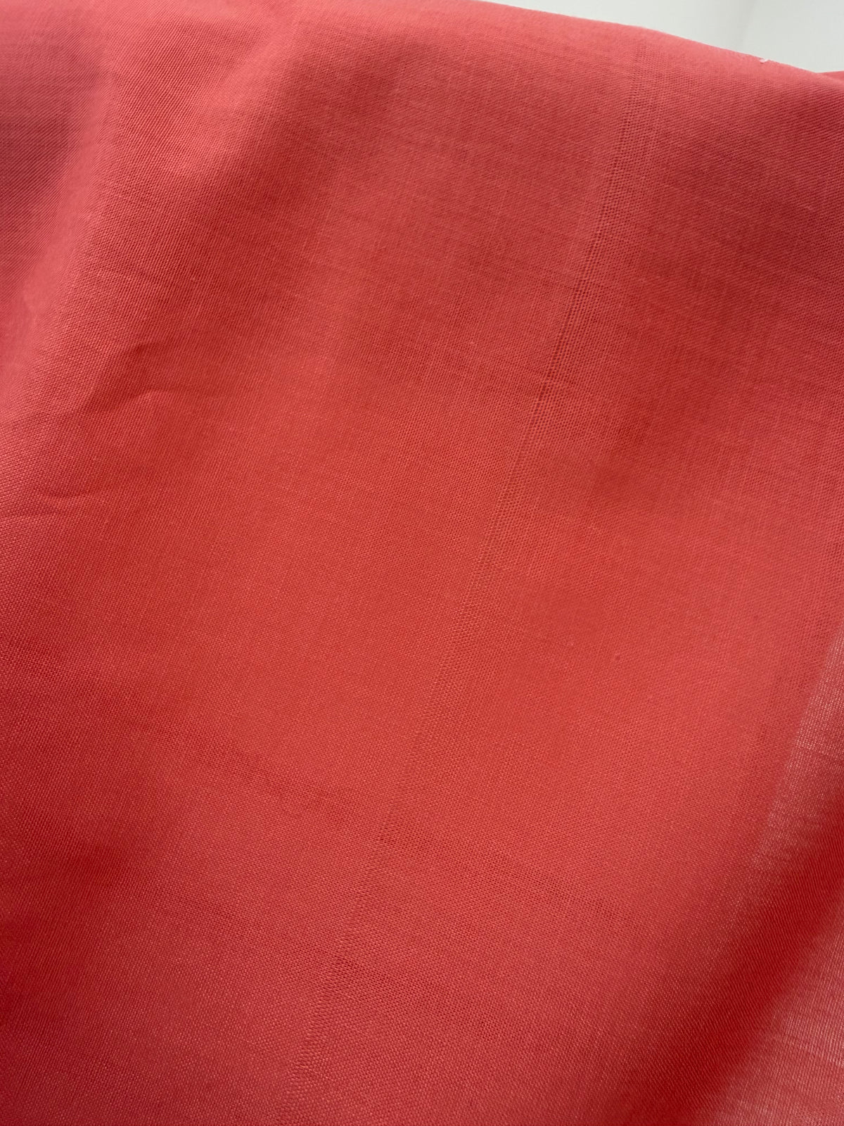 Cămașa salmon Pink din panzica de bumbac cu guler dublu și mâneci bufante