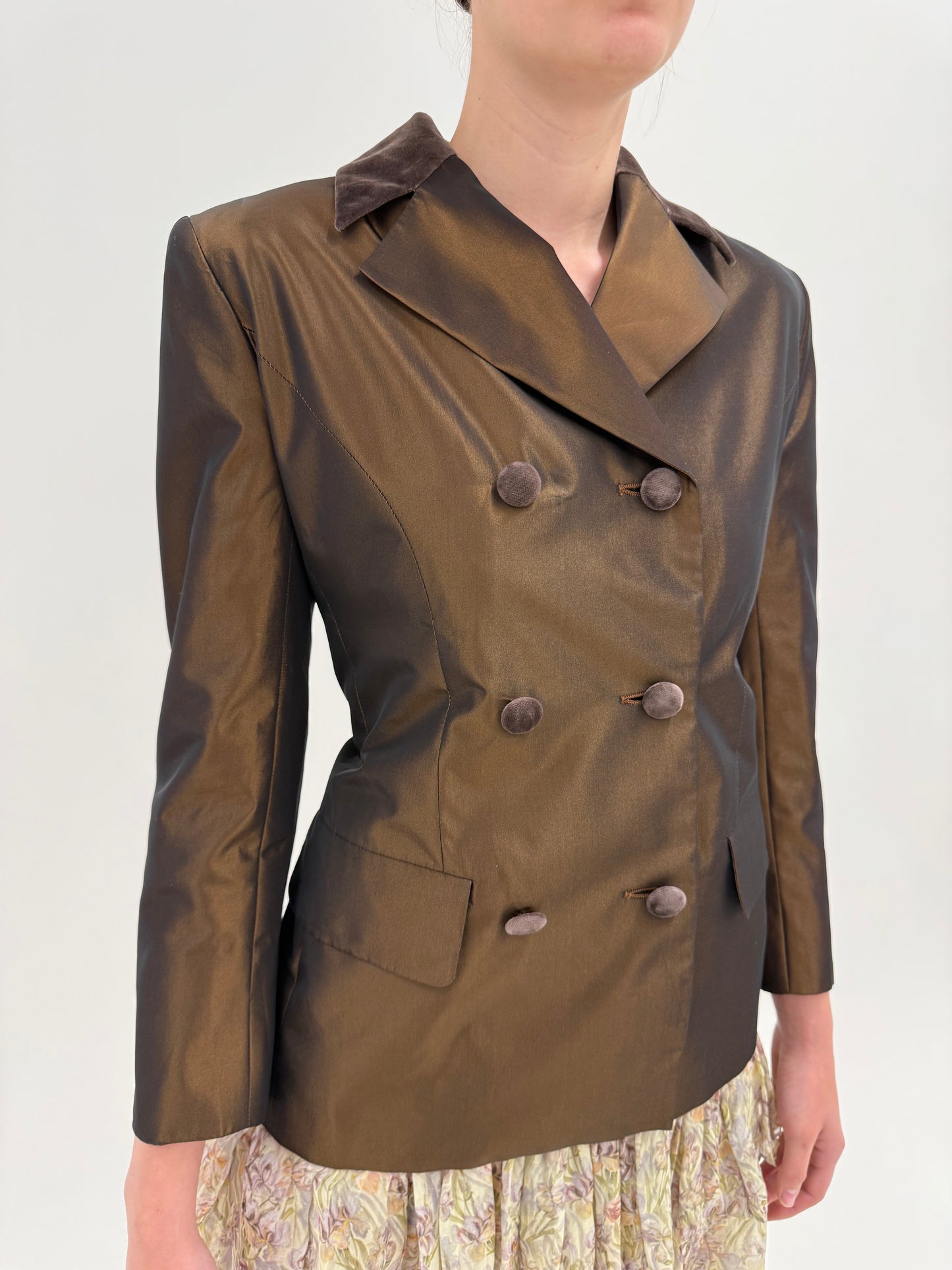Sacou vintage Valentino din chantung cu închidere dublă cambrat
