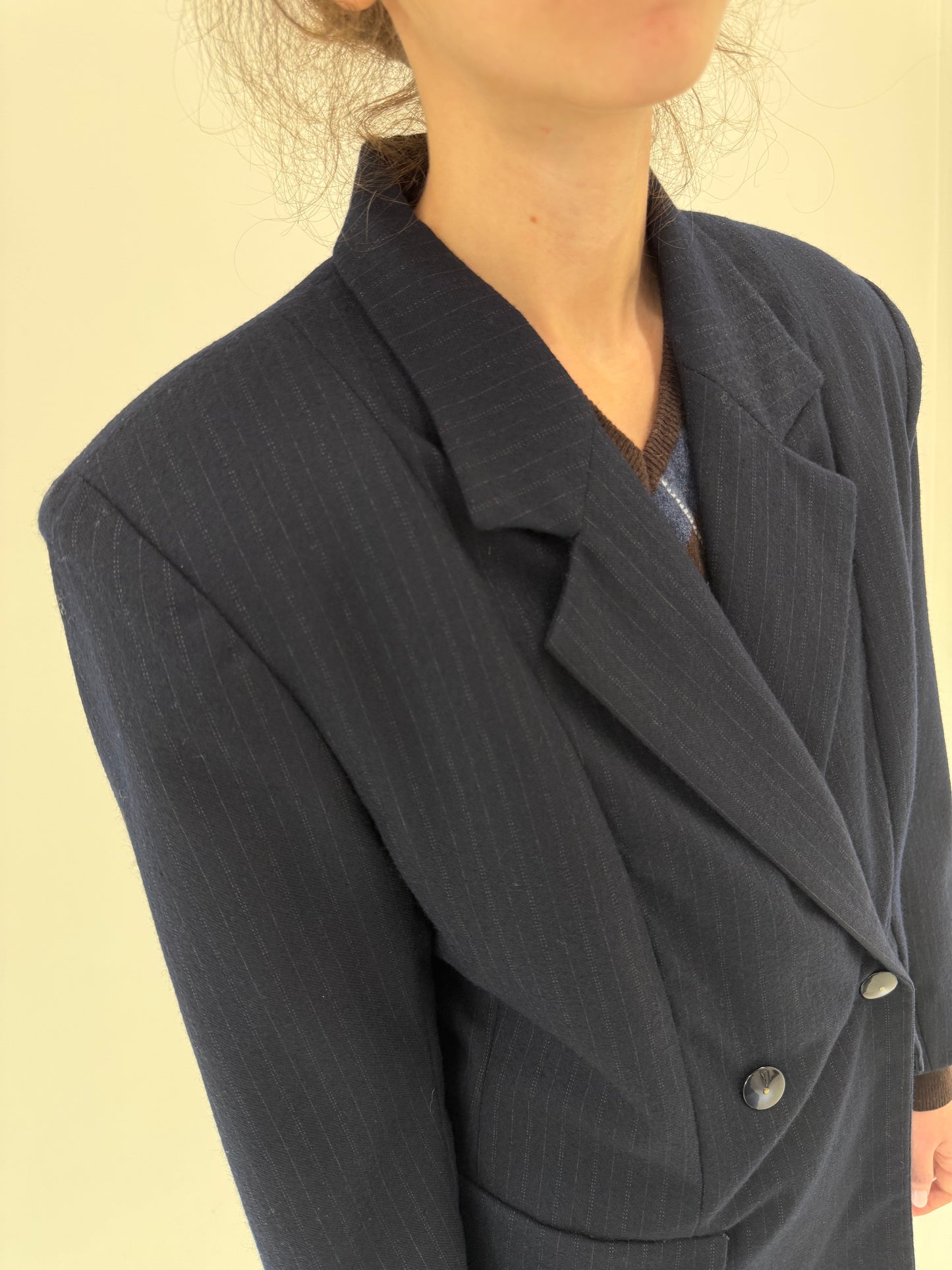 Sacou din stofă groasă ușor cambrat din lana extafina Navy cu dungi fine ivoire