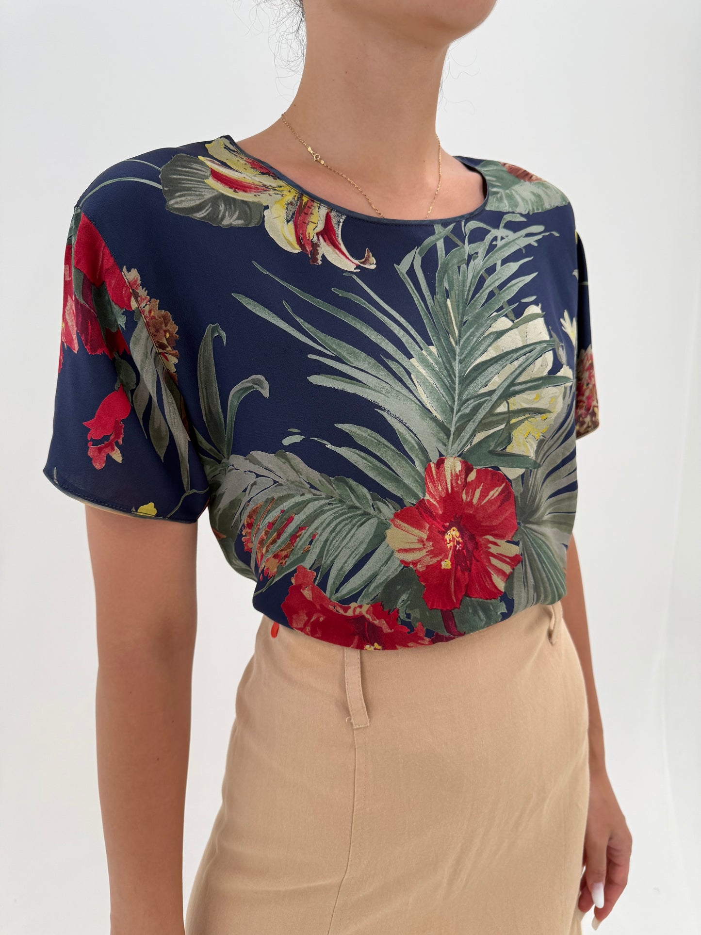 Top din mătase naturală Etro cu print organic superb în croi lejer
