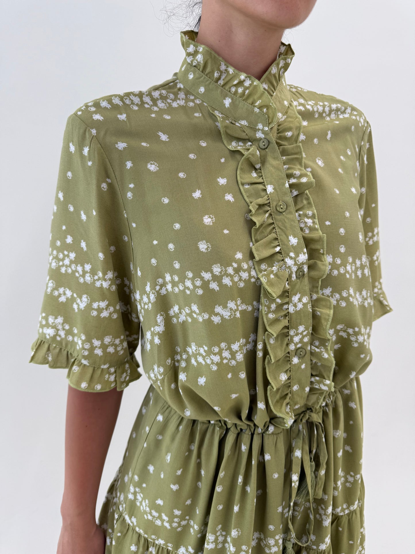 Rochie verde olive cu print fin, jabou si talie ultra înaltă reglabilă