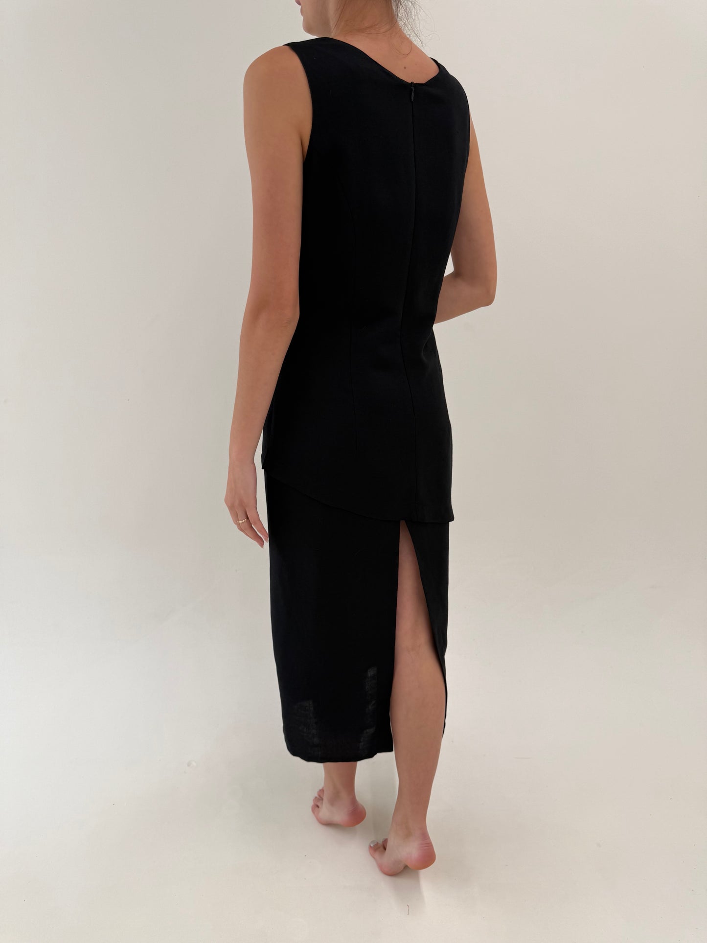 LBD maxi în croi clasic cambrat din pânză excepțională de in și vascoza