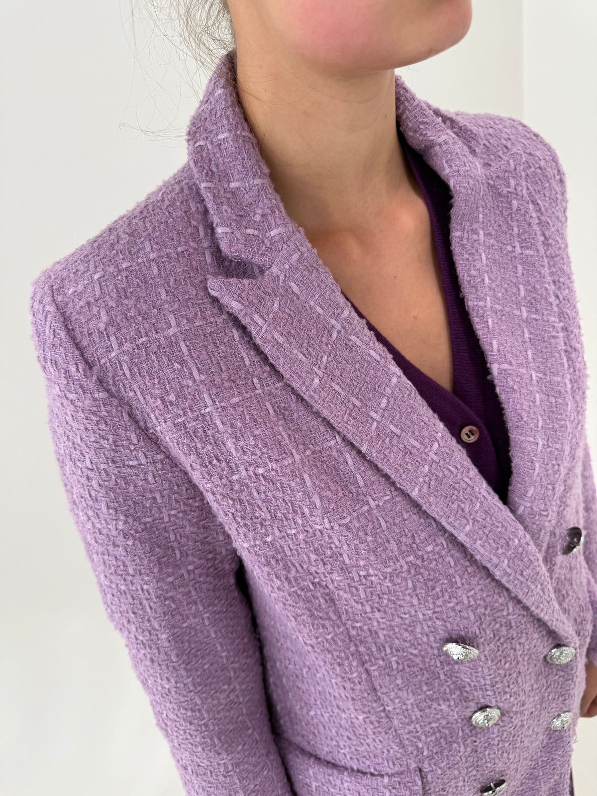 Sacouri noi în stil Balmain din tweed gros din mix de lana cu lavender cu închidere dublă