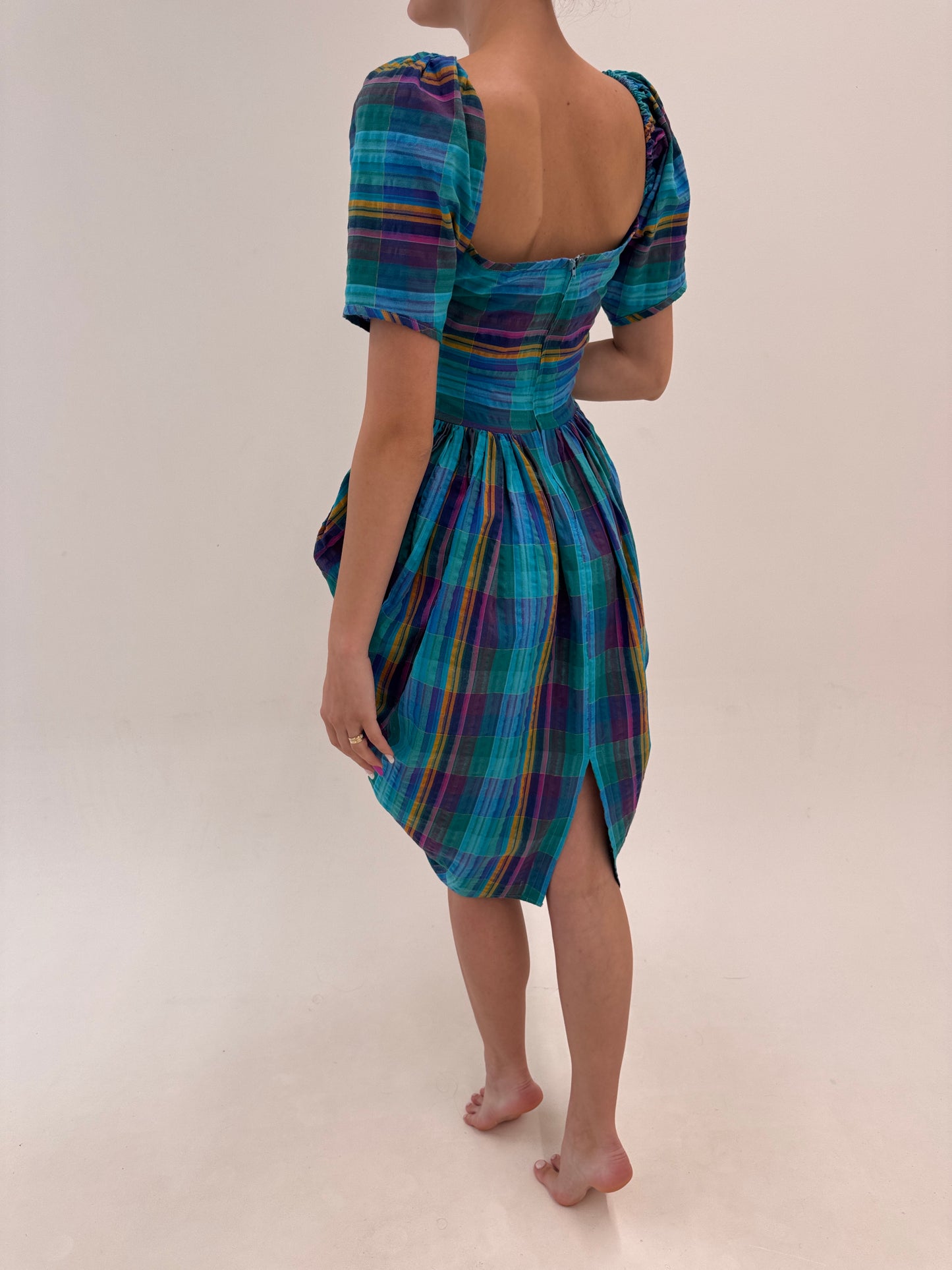 Rochie vintage spectaculoasă din pânză de in în croi elaborat cu corsaj