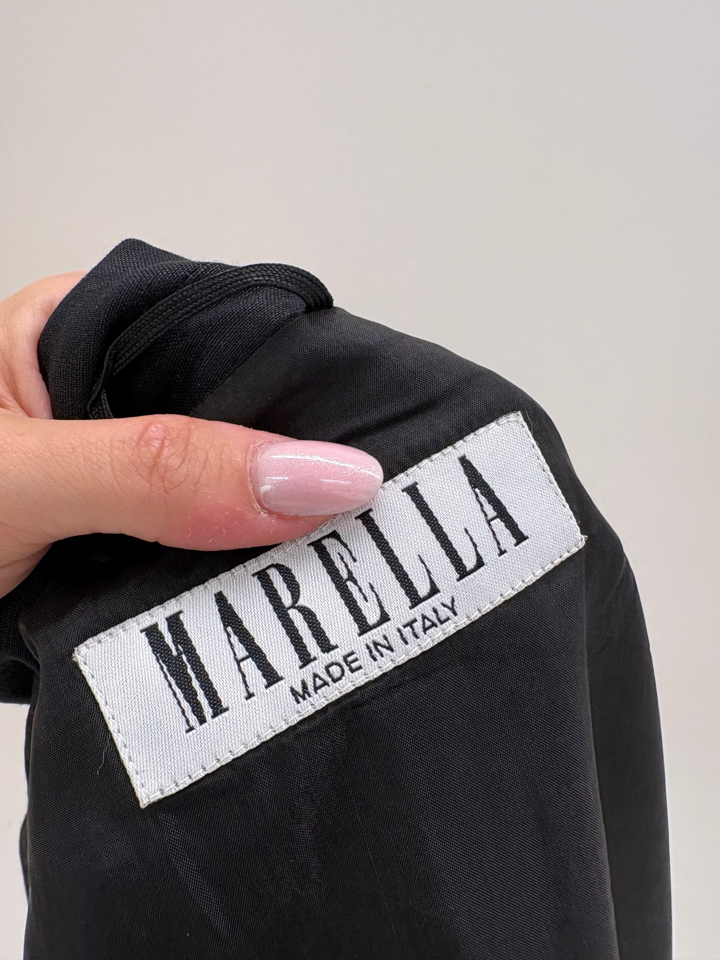 Sacou negru Marella by Max Mara în croi cambrat din pânză