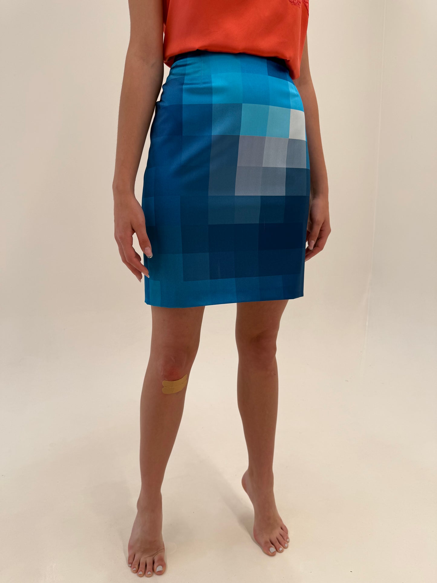 Fustă Moschino cu print geometric în nuanțe de albastru