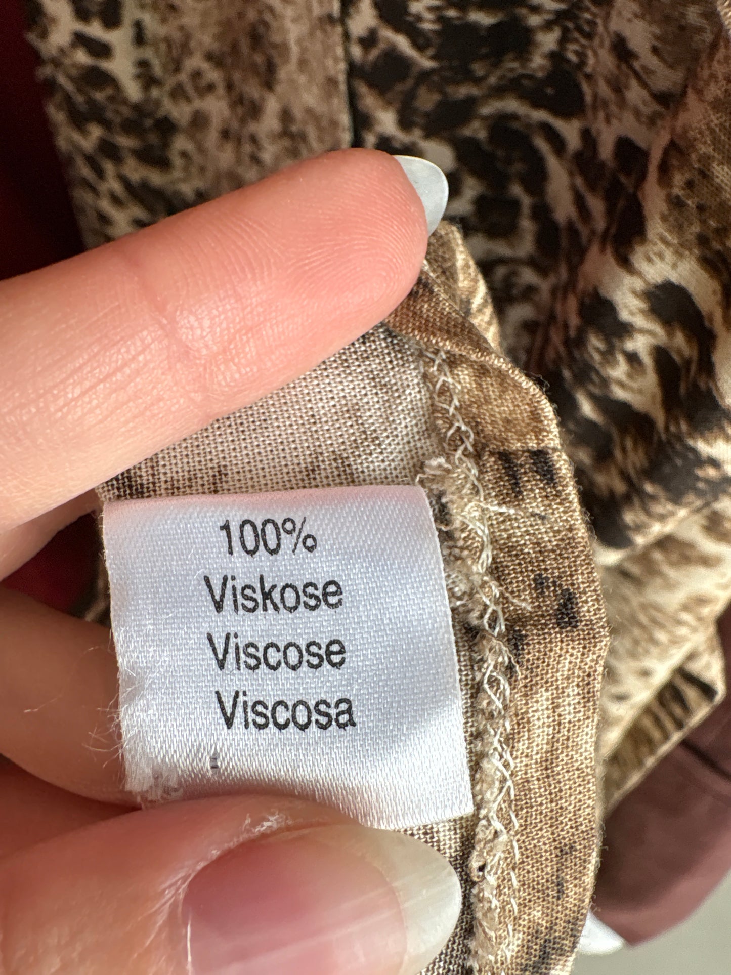 Rochie vintage maxi animal print vaporoasă cu talie reglabilă la spate