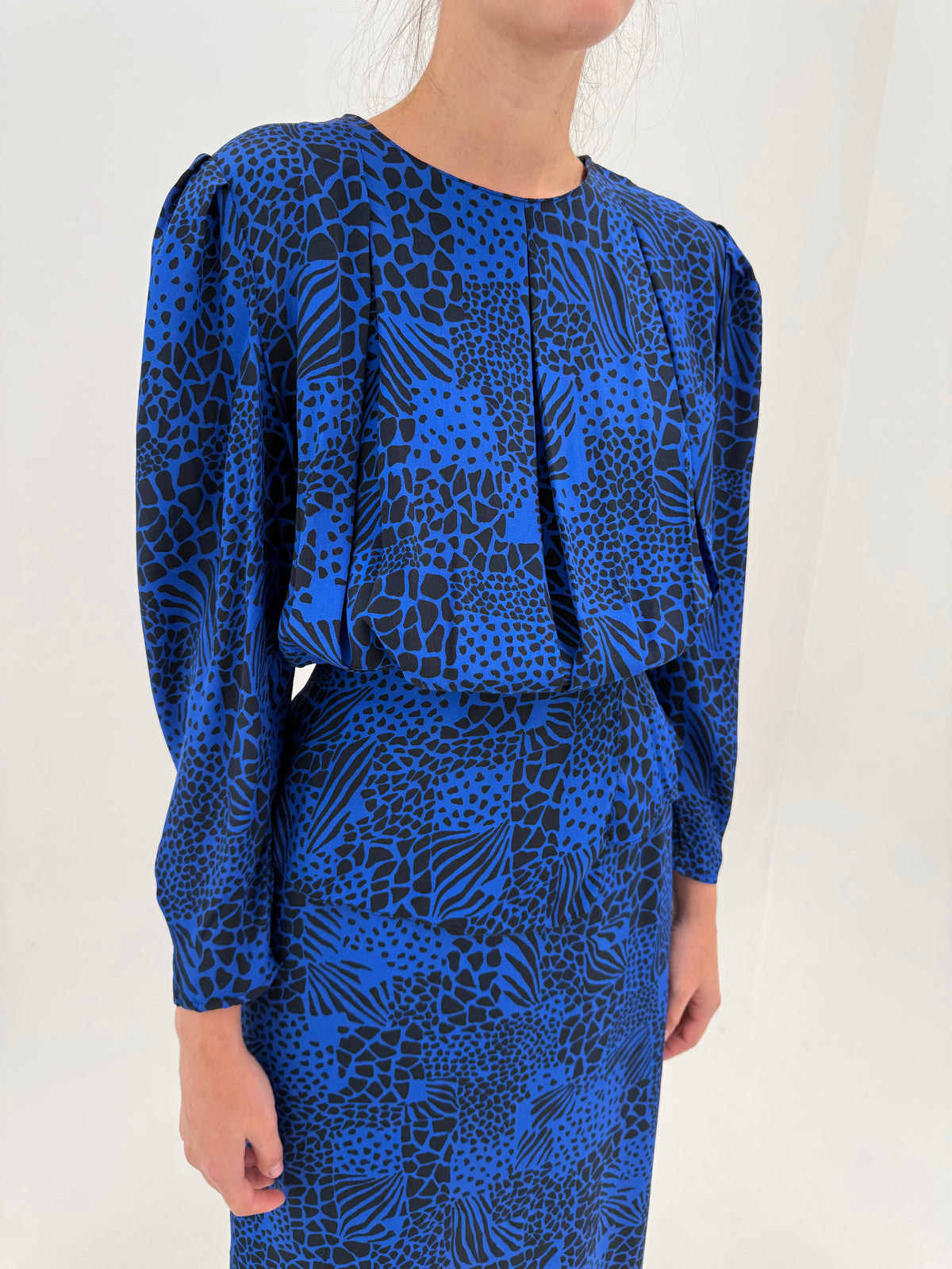 Rochie vintage albastru regal midi lung fu animal print stilizat negru