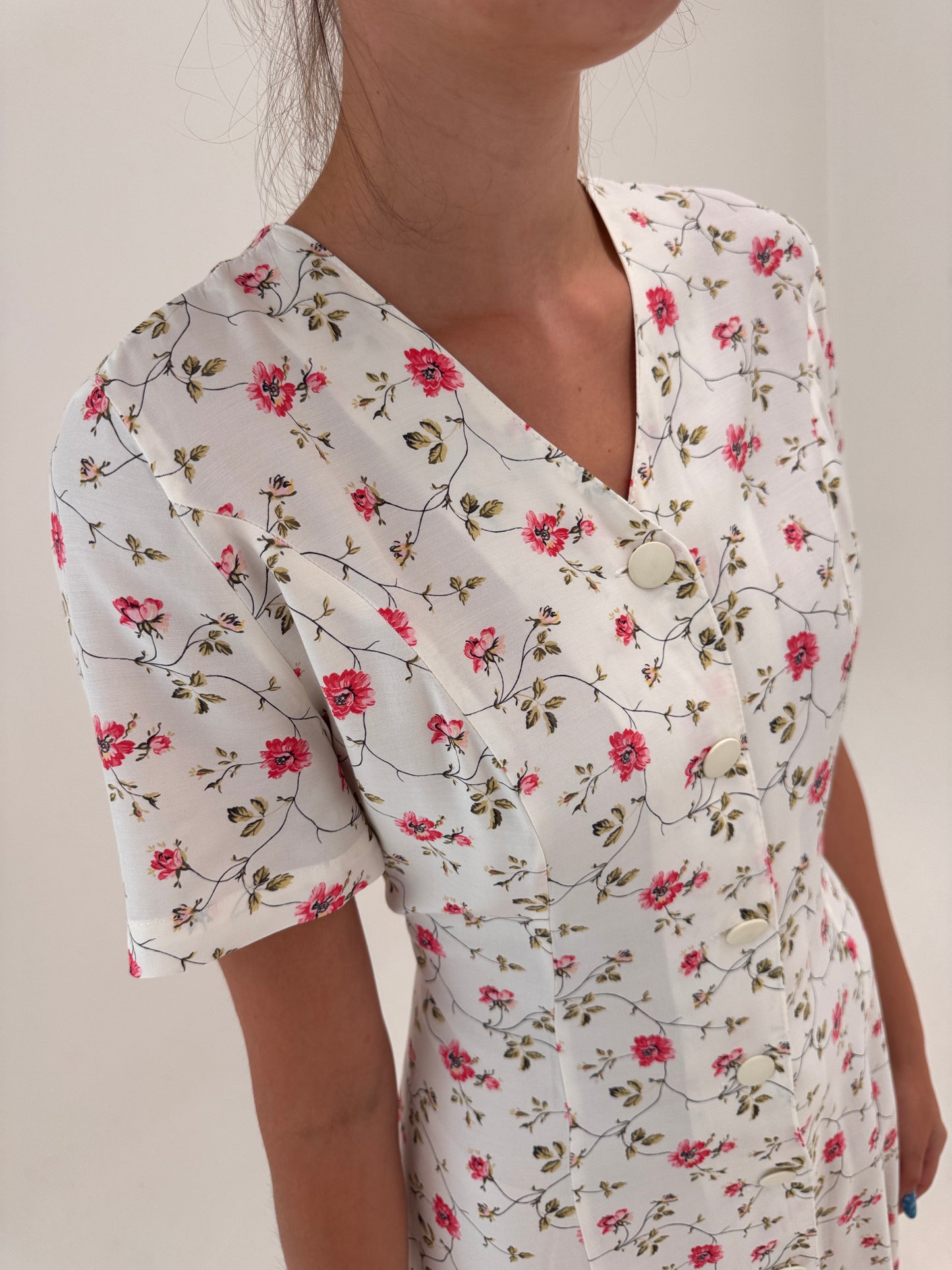 Rochie vintage midi lung cu talie reglabilă și print floral delicat vaporoasă