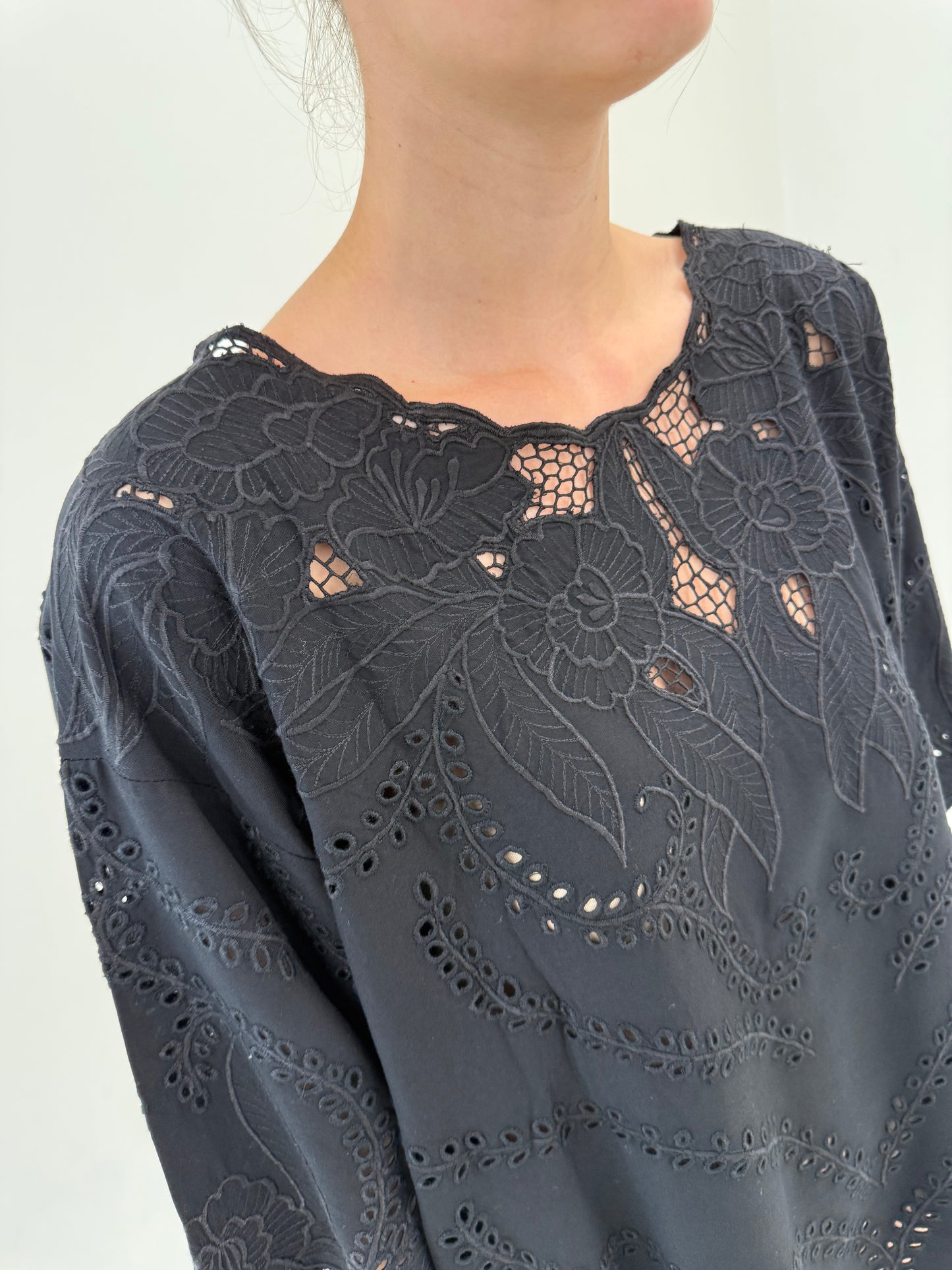Top vintage negru plus size cu lucrătură și broderie excepționale