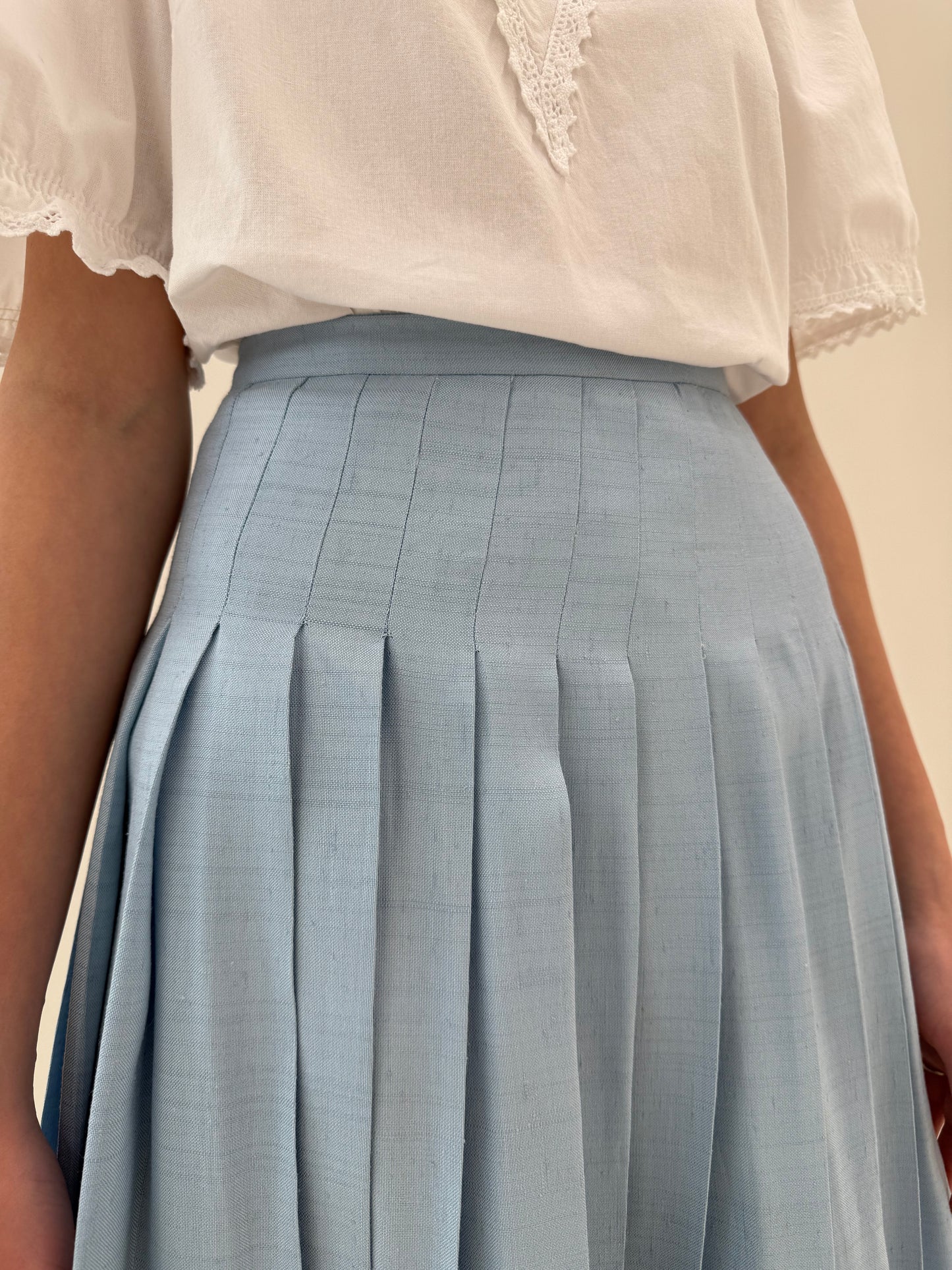 Fustă vintage baby blue plisată din pânză grea de in și bumbac