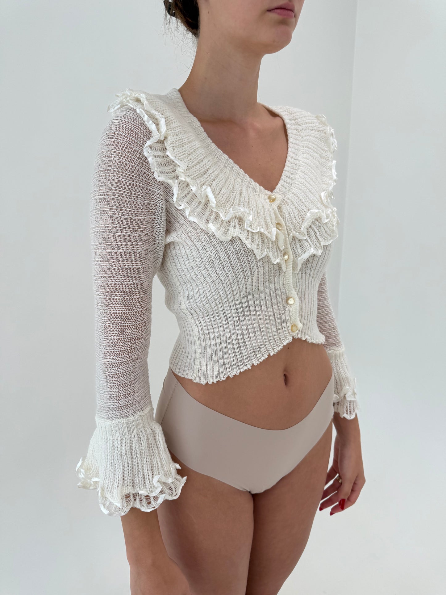 Cardigan vintage din lanita extrafina ultra feminin cu guler dublu cambrat new old stock