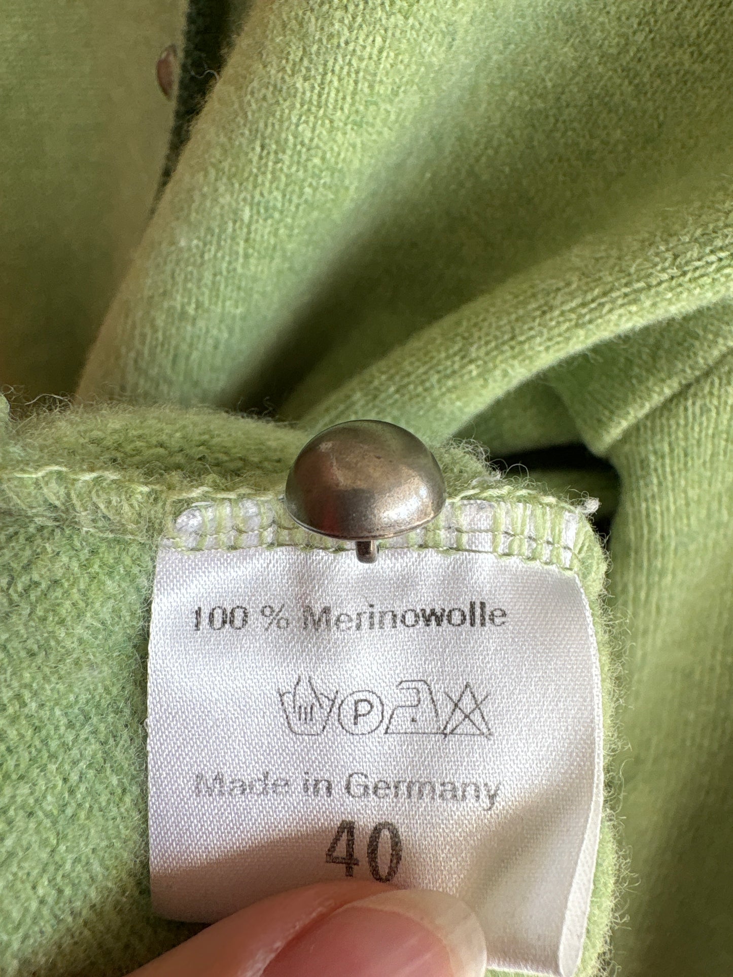 Cardigan tip sacou din lana merino extrafina de gramaj mare