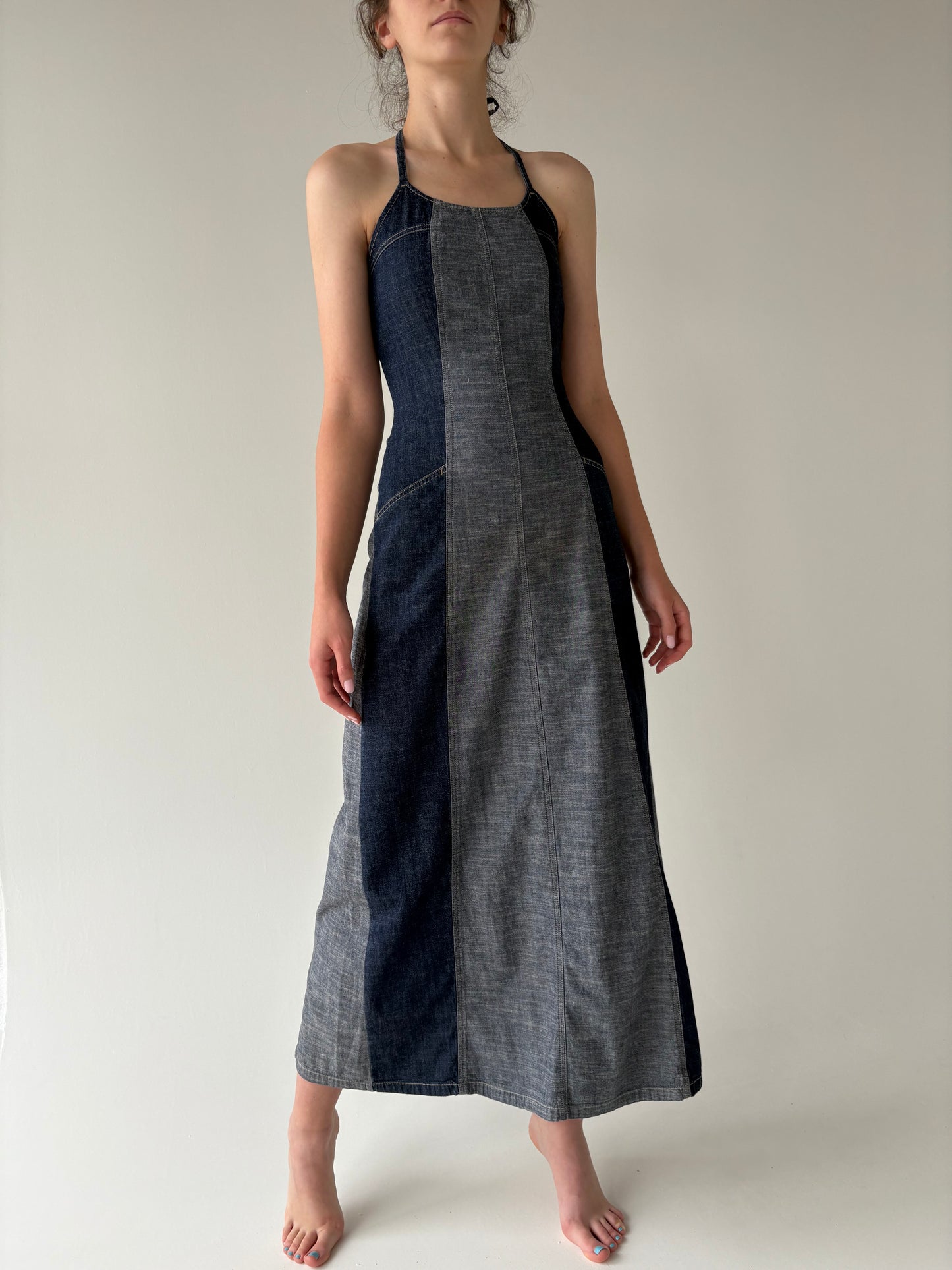 Rochie maxi halterneck din jeans de vară two tone