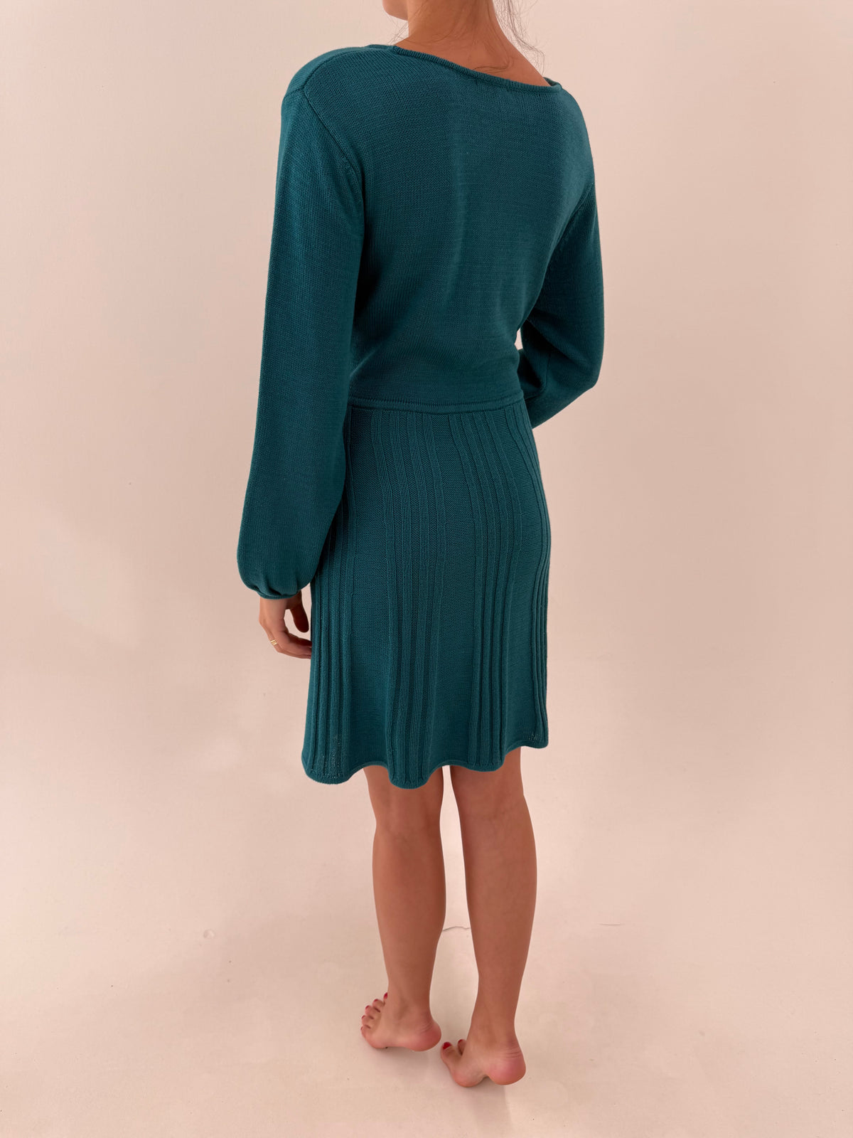 Rochie dark teal cu talie ultra înaltă marcată din tricot gros de bumbac