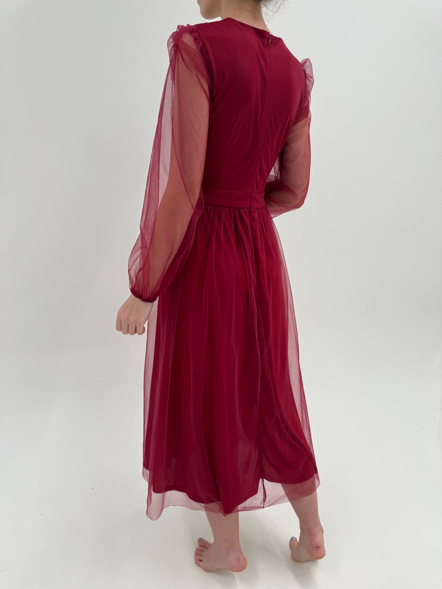 Rochie maxi burgundy din tulle moale și fin cu talie ultra marcată