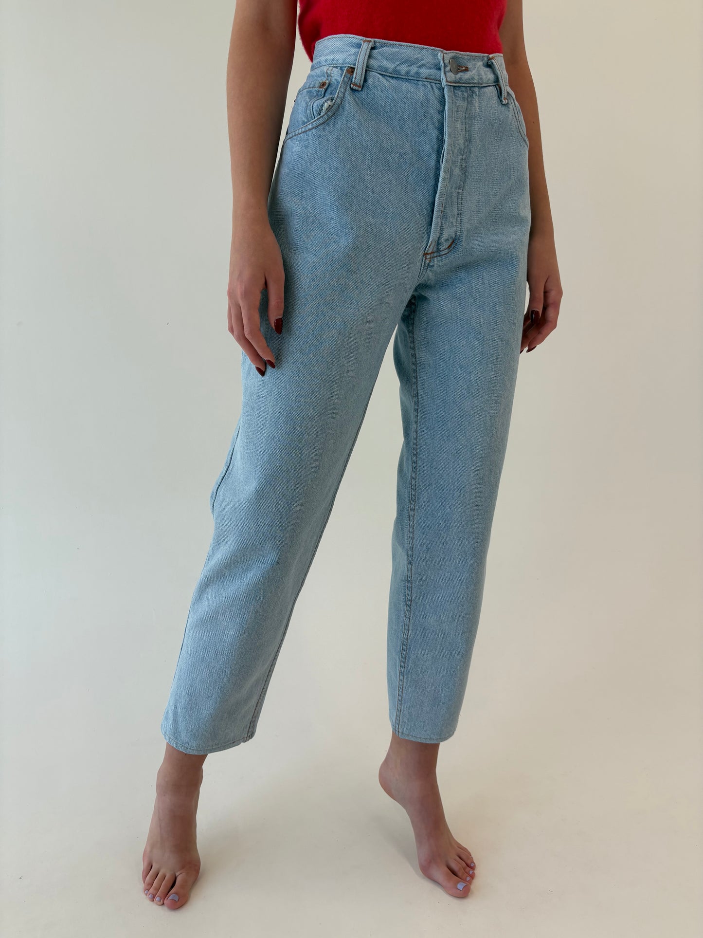 Jeans old vintage Levi’s 501 de colecție anii 80 mom fit