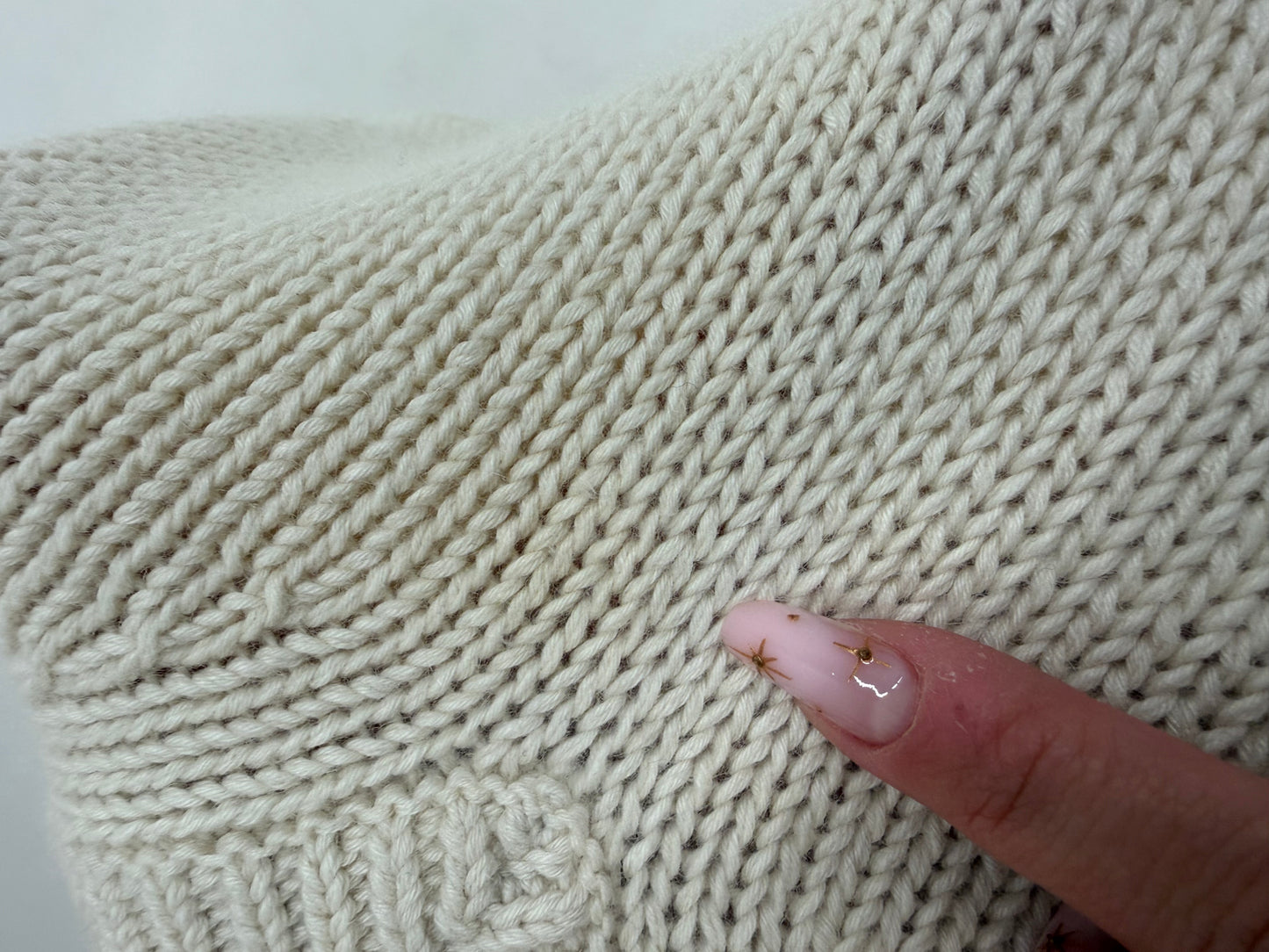 Puloveras Burberry de sezon cald din 2 tipuri de tricot si manșete cu print specific