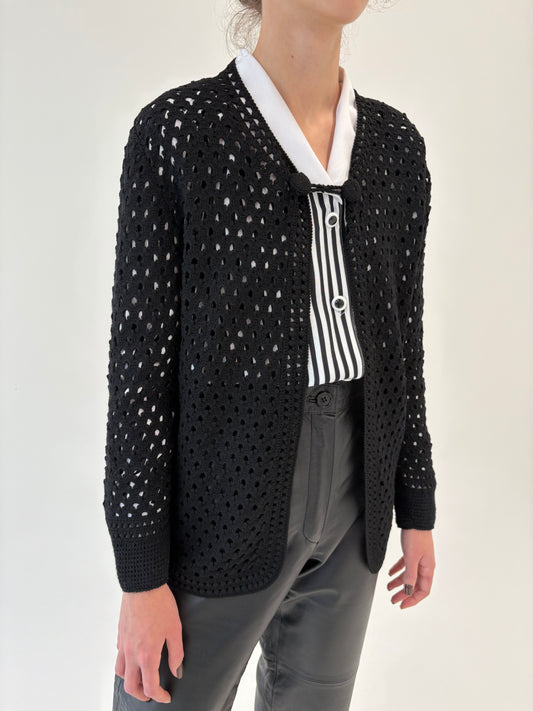 Cardigan vintage negru petite lucrat manual din lana plină extrafina