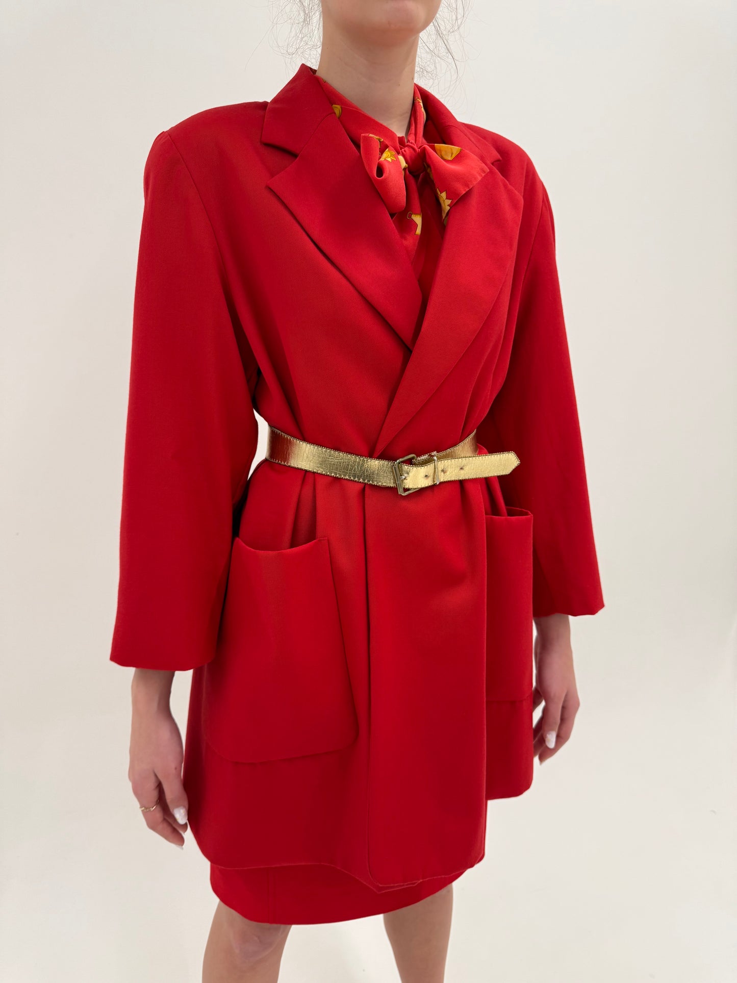 Pardesiu Gianfranco Ferre cherry red din lana extrem de subțire light weight de sezon cald