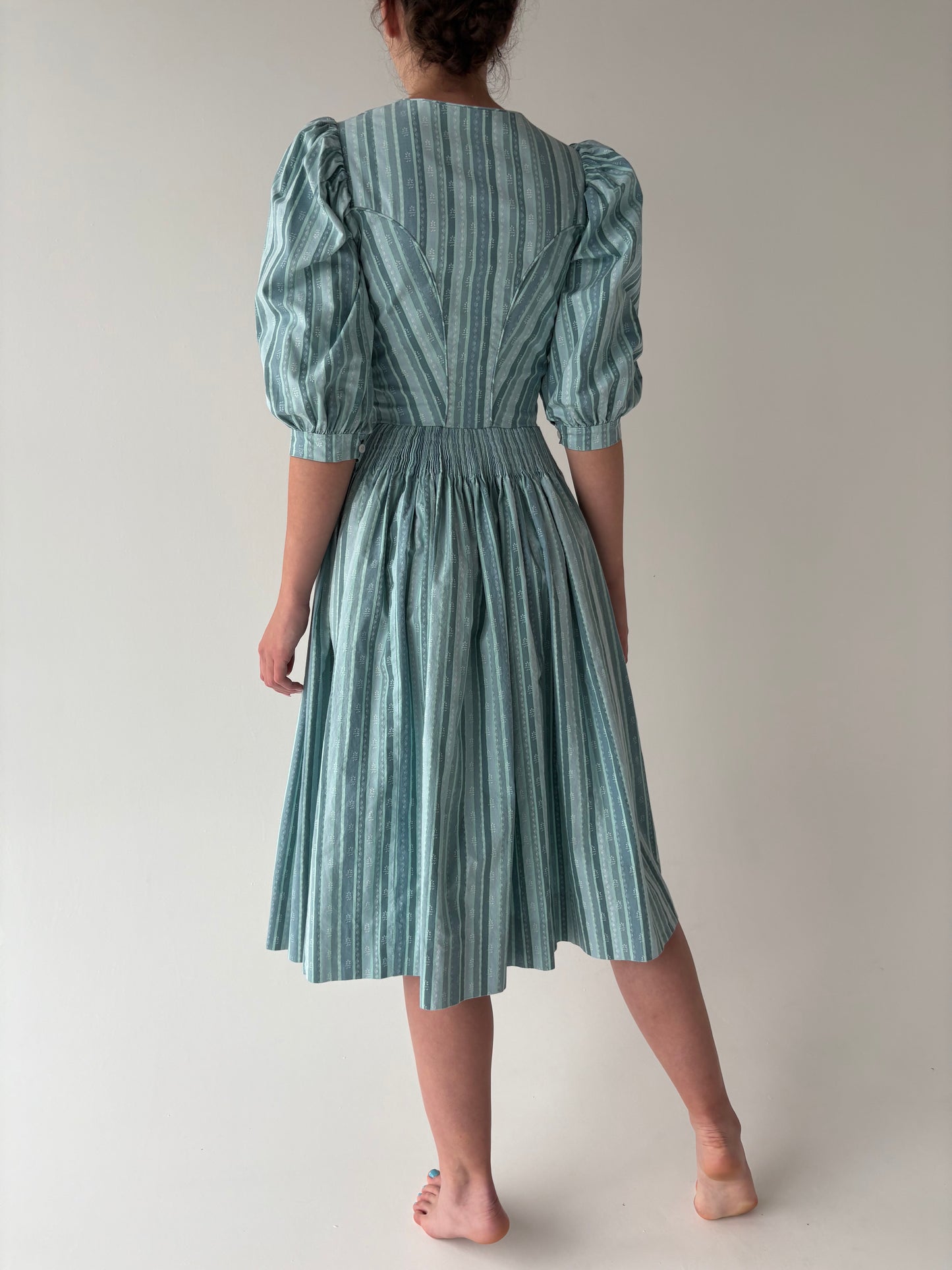 Rochie vintage cu corsaj în nuanțe superbe de mint green din pânză