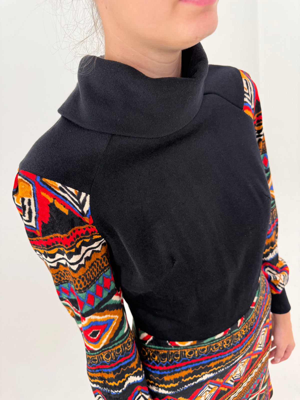 Rochie vintage din catifea cu print în culori tari și talie ultra înaltă marcată