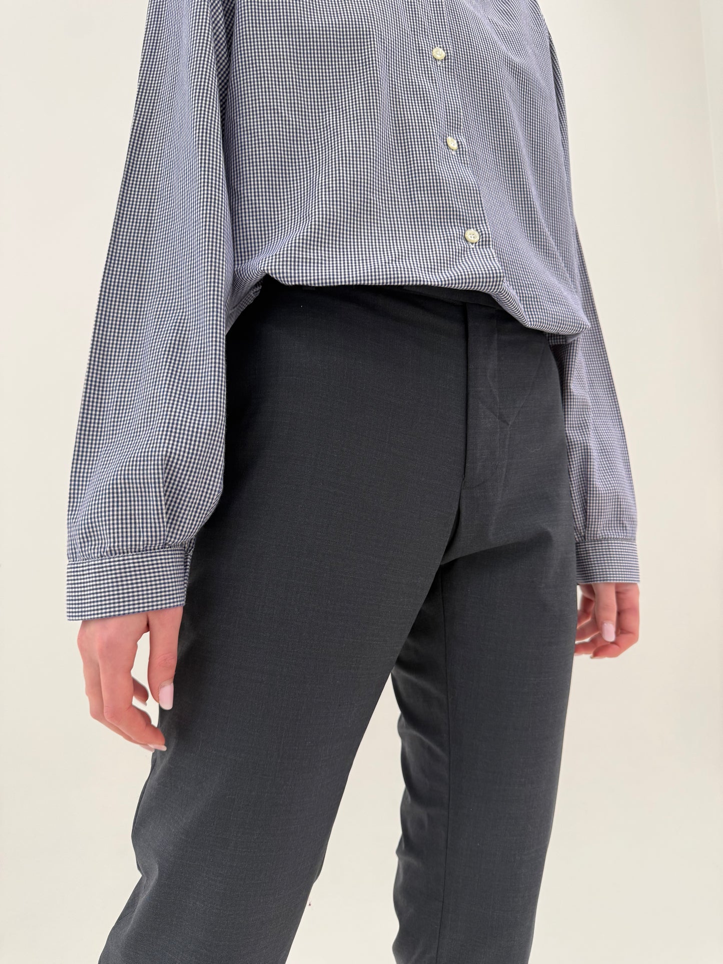 Pantaloni din lana extrafina Navy blue în croi mai slim