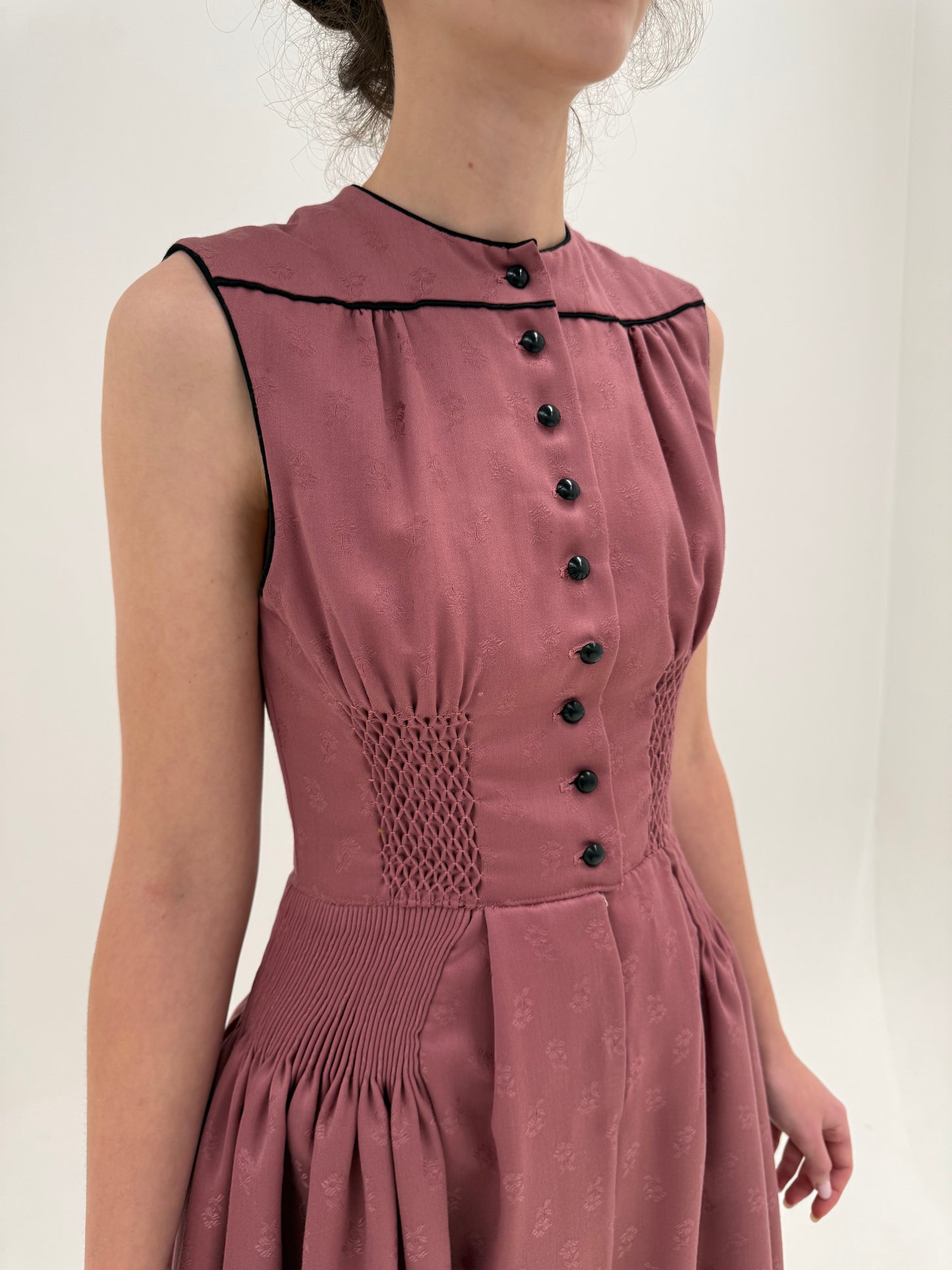 Rochie vintage maxi roz pudrat din lana extrafina cu lucrătură manuală