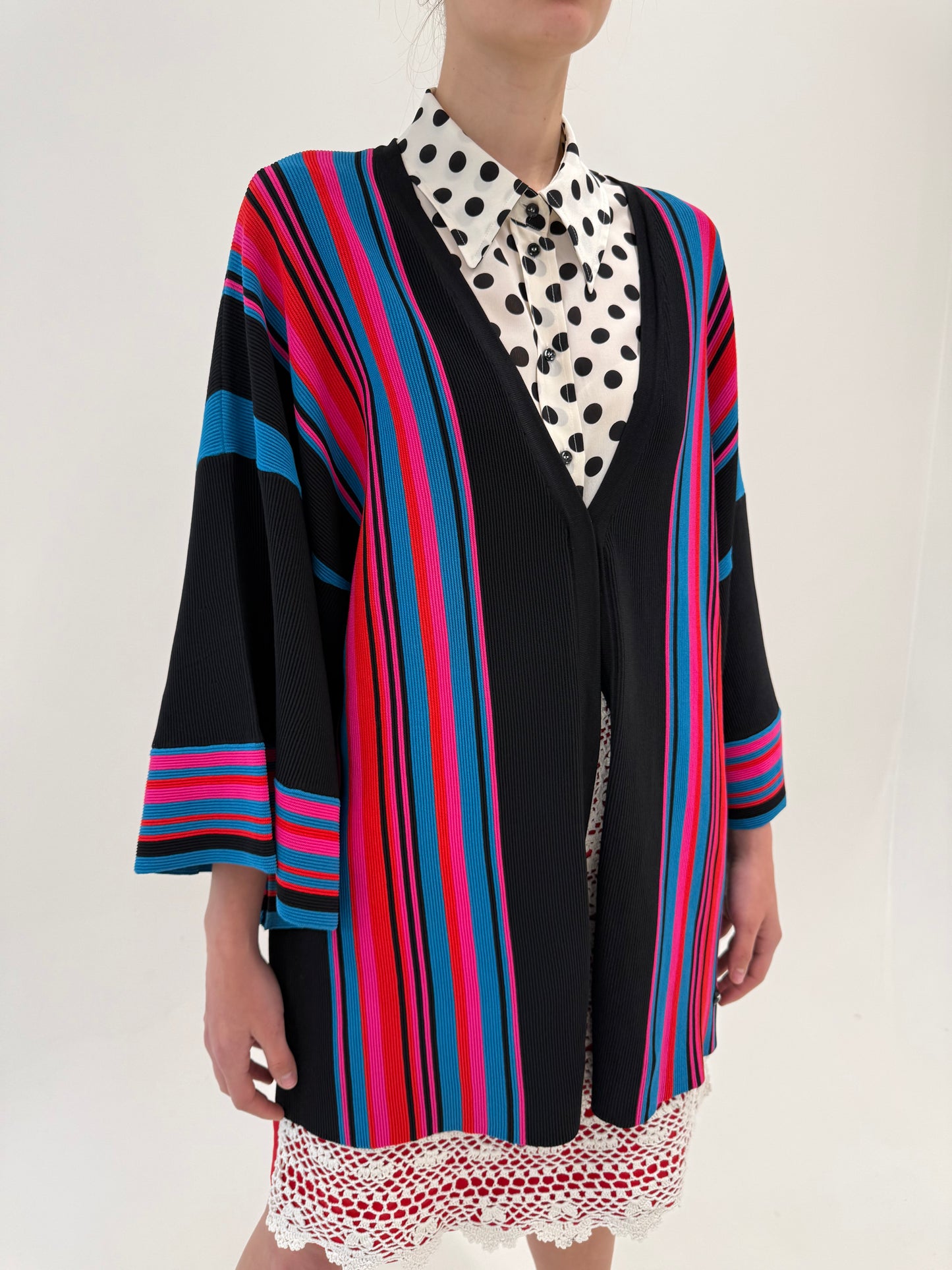 Cardigan lung negru luxury Trussardi cu dungi în culori tari și influențe de kimono