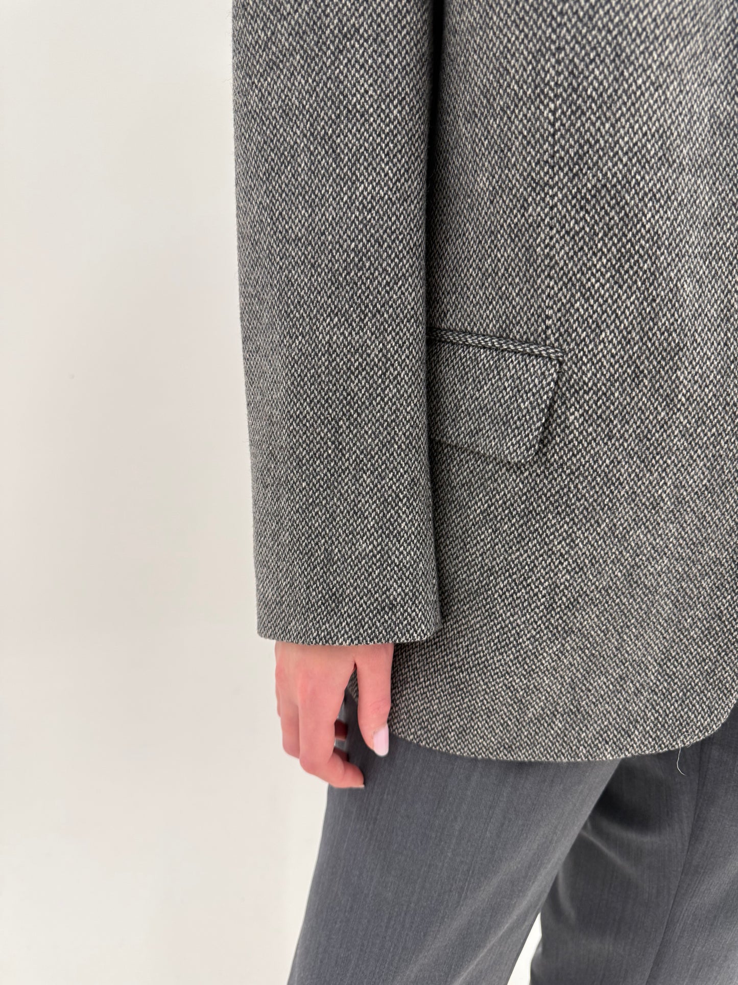 Sacou italian din stofă groasă Chevron de lana virgină alb cu negru