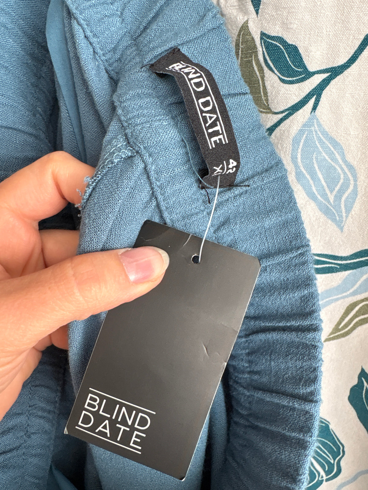 Pantaloni jeans blue noi cu etichetă din panza cu talie ultra înaltă generoasă