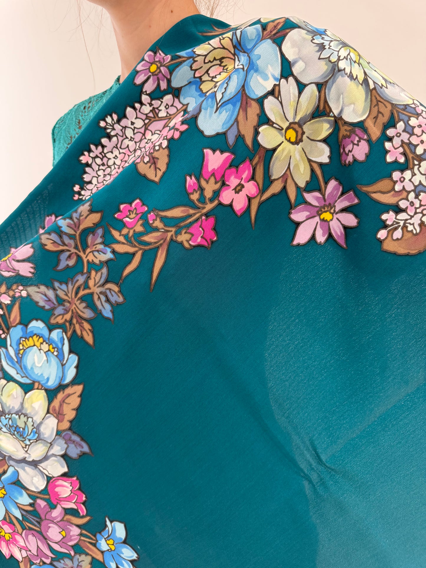 Eșarfă XXL din mătase naturală dark emerald green cu print floral