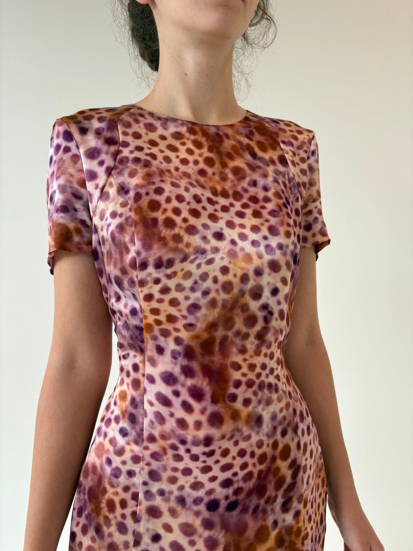 Rochie din mătase naturală în croi clasic camel și nuanțe de lavandă