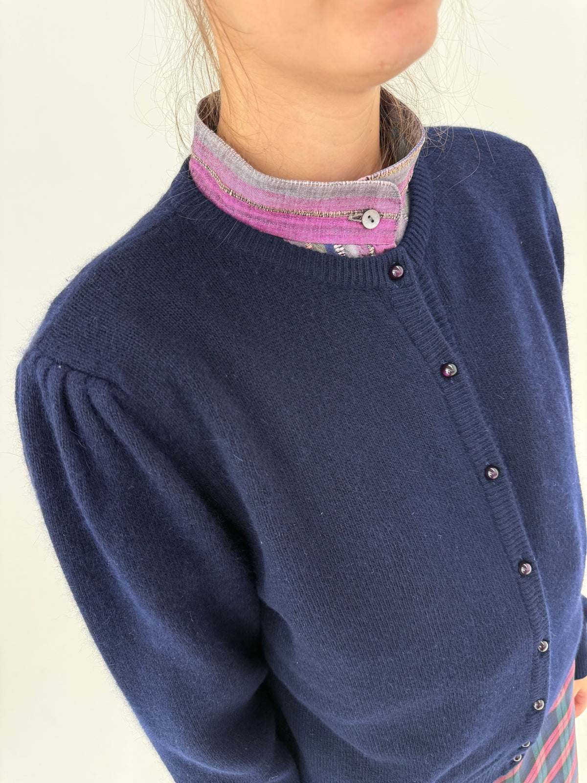 Cardigan vintage din cașmir si lana extrafina cu umeri ușor bufanți