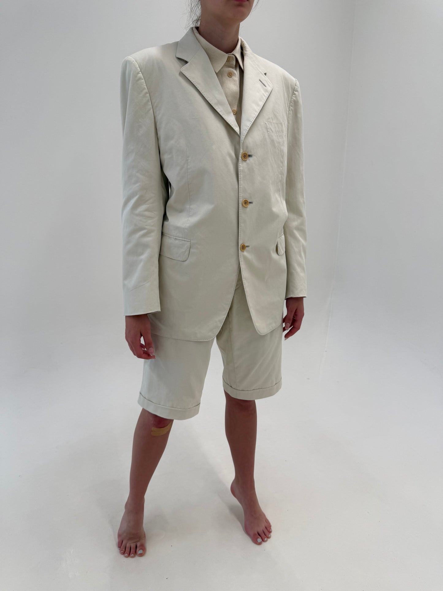 Costum luxury Canali în croi super actual off white din bumbac