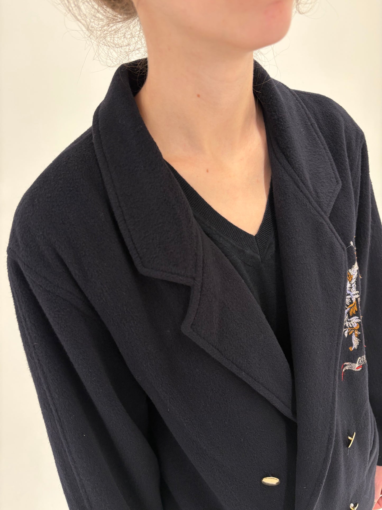 Sacou vinatge Navy blue din stofa plină de cașmir cu lana și emblema brodată